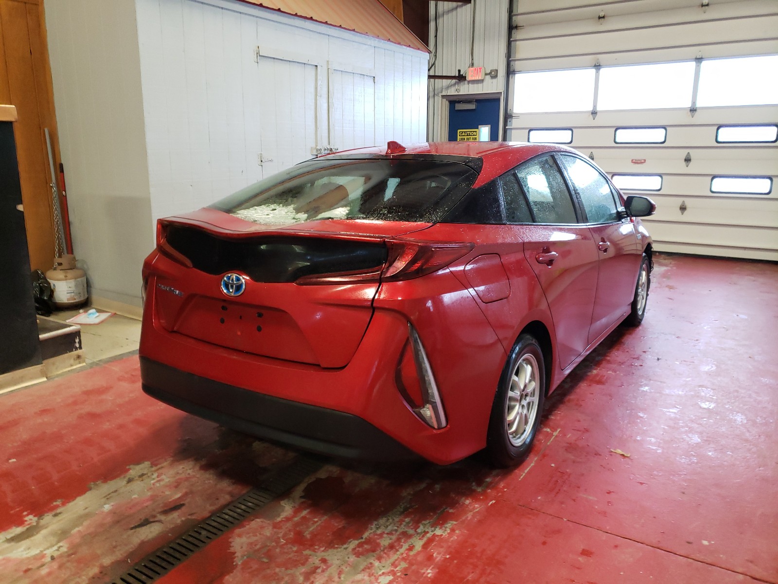 Photo 4 from auction – 2018 TOYOTA PRIUS PRIM with VIN JTDKARFPXJ3099876