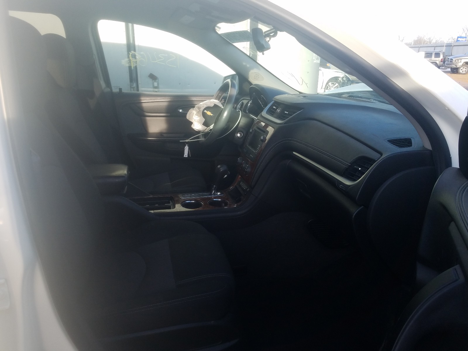 Photo 5 from auction – 2013 CHEVROLET TRAVERSE L with VIN 1GNKVGKD7DJ248014