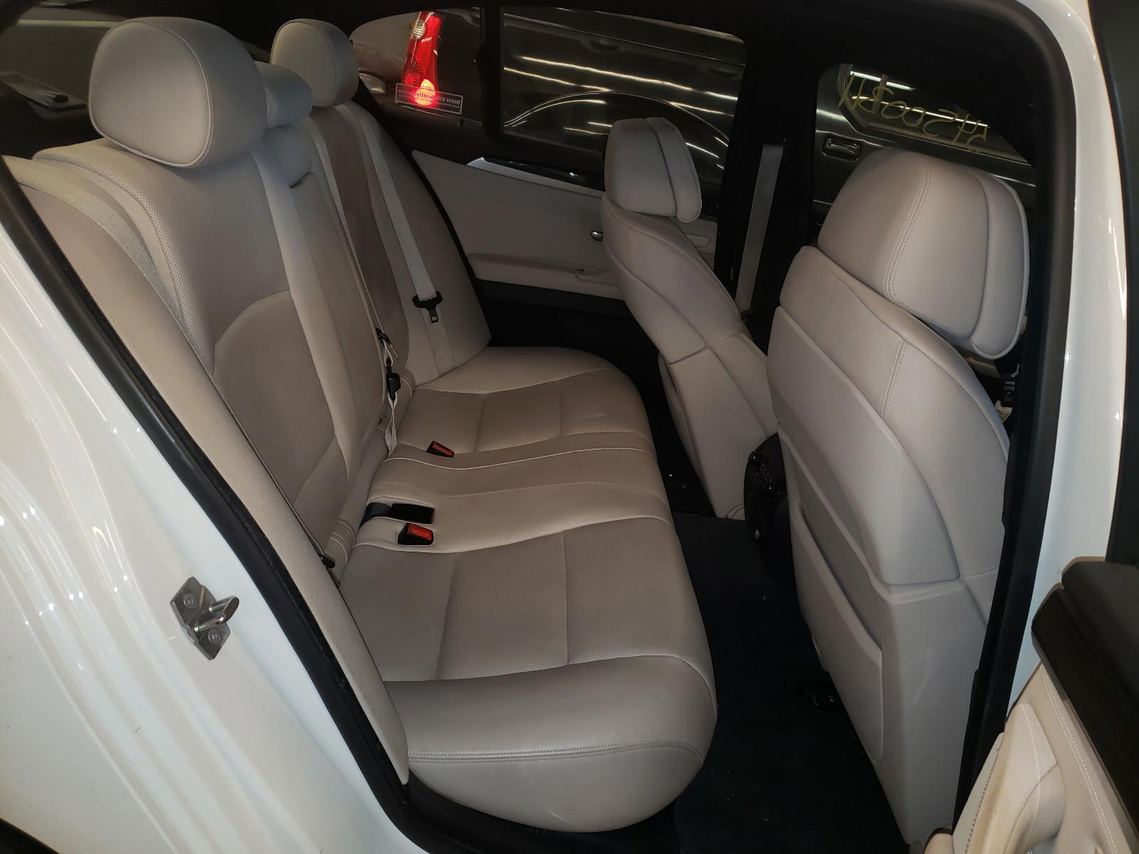 Photo 6 from auction – 2012 BMW 535 XI with VIN WBAFU7C56CDU63785