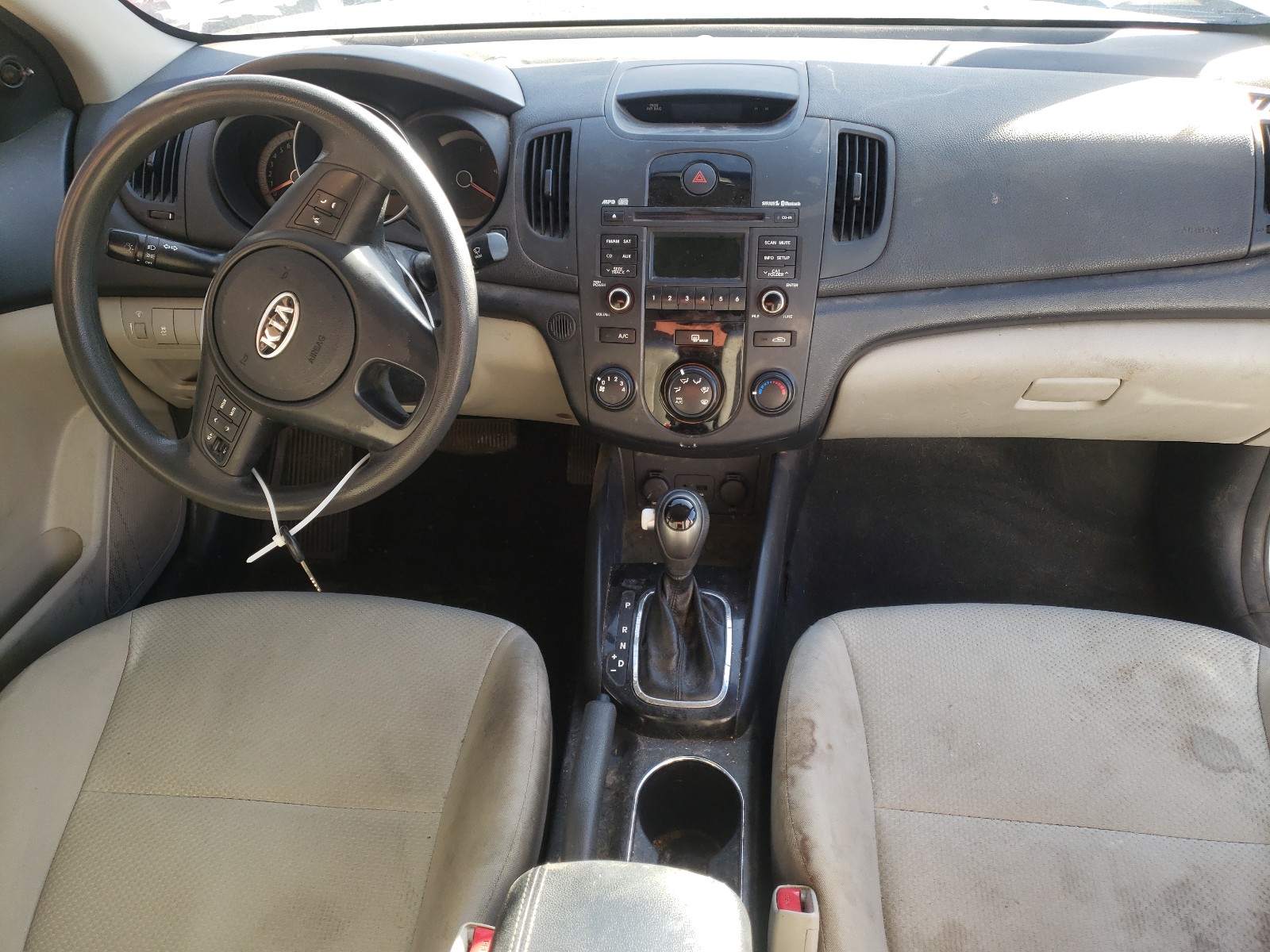 Zdjęcie 9 z aukcji – 2012 KIA FORTE LX z VIN KNAFT4A29C5561228