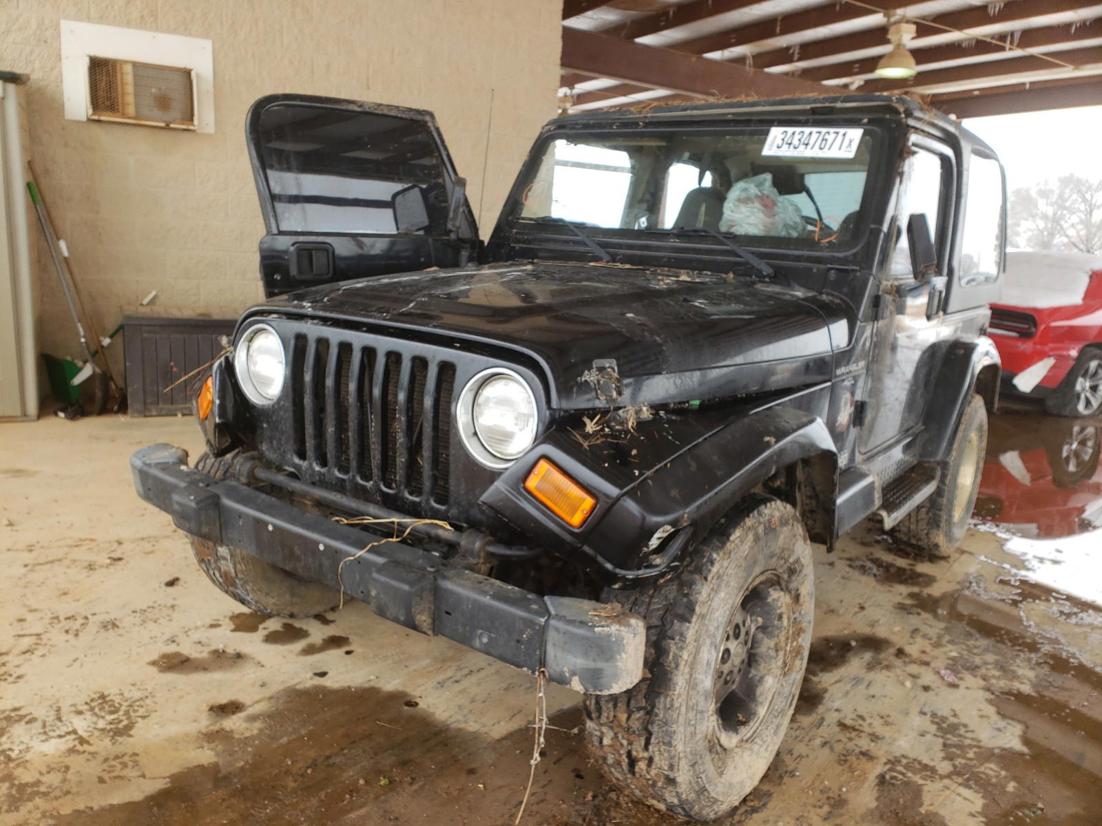 Photo 2 from auction – 2000 JEEP WRANGLER / with VIN 1J4FA59S6YP705245