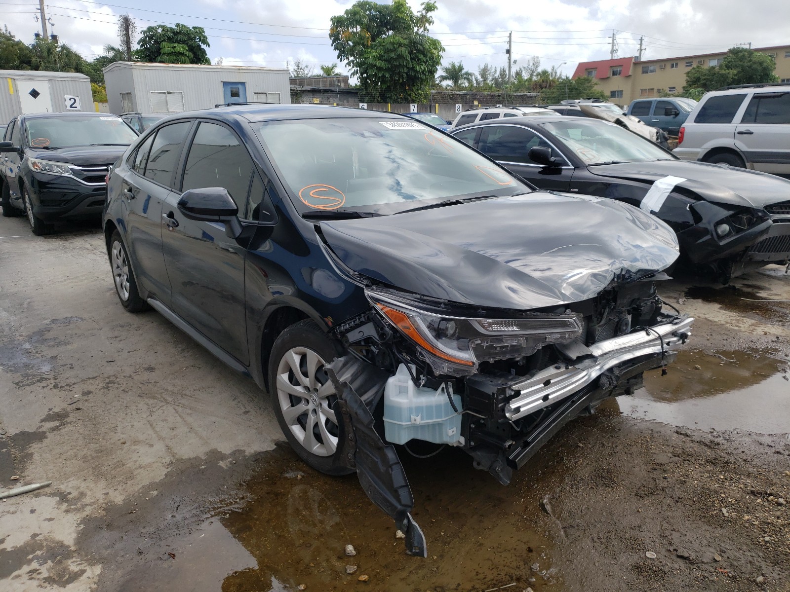 TOYOTA COROLLA LE 2020 with VIN JTDEPRAE2LJ061042 - Photo from auction