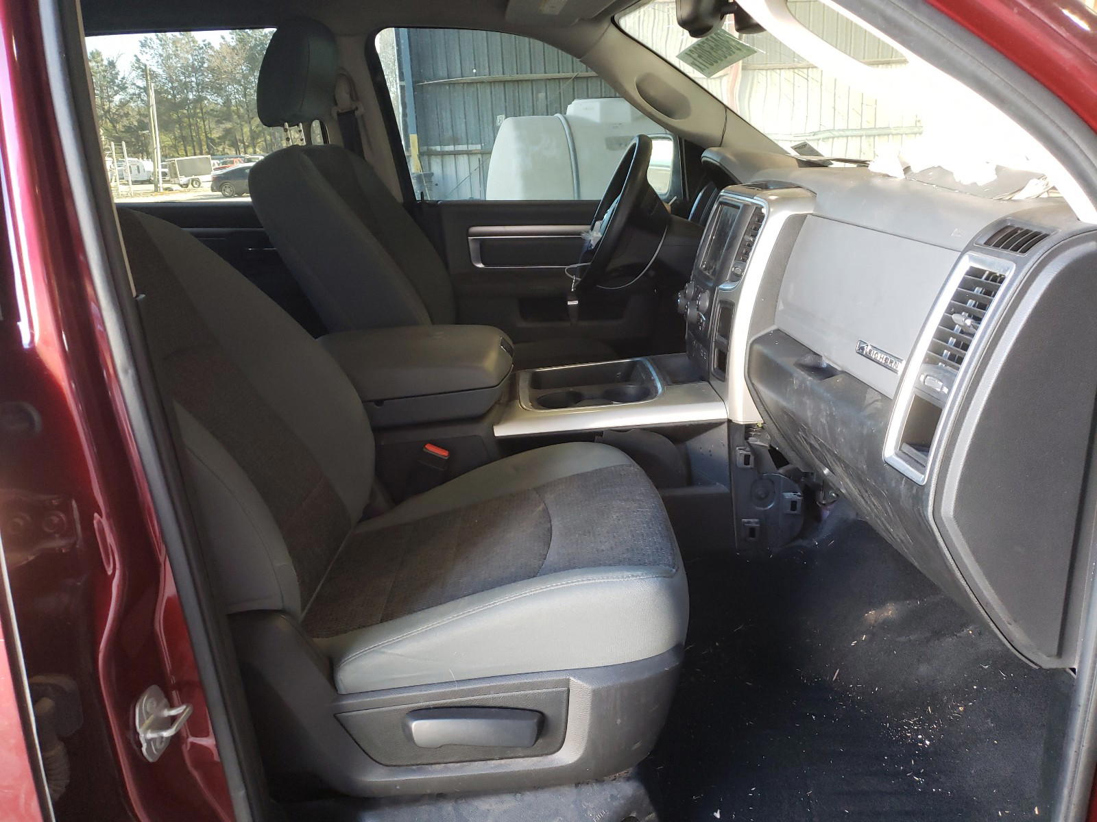 Photo 5 from auction – 2016 RAM 1500 SLT with VIN 3C6RR6LT9GG288071