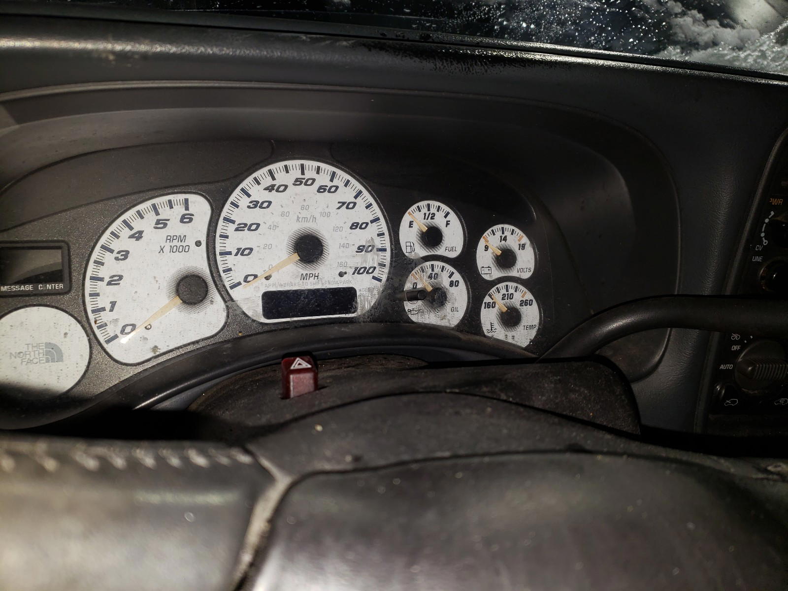 Photo 8 from auction – 2002 CHEVROLET AVALANCHE with VIN 3GNEK13TX2G156161