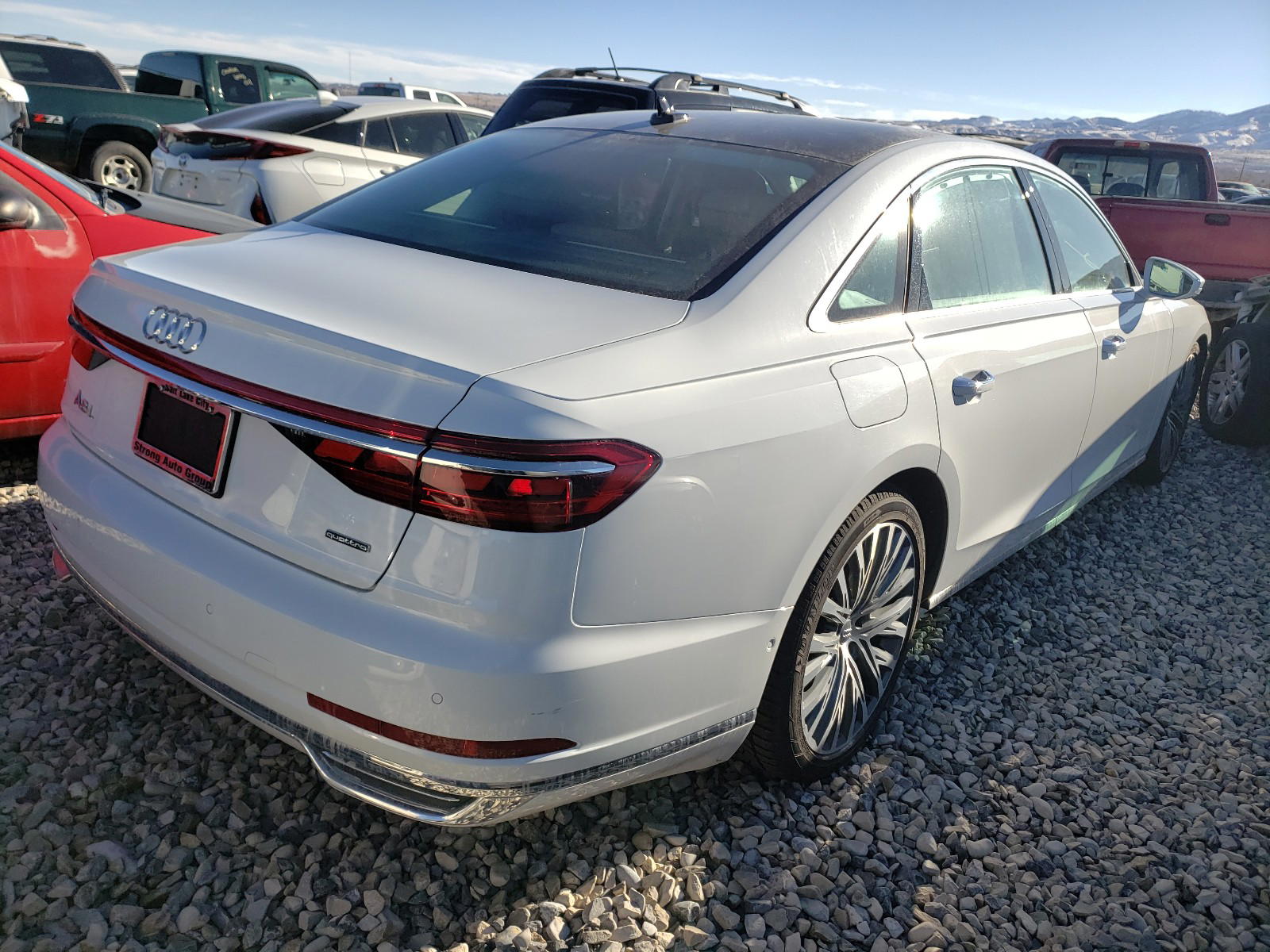 Photo 4 from auction – 2019 AUDI A8 L with VIN WAU8DAF8XKN007860
