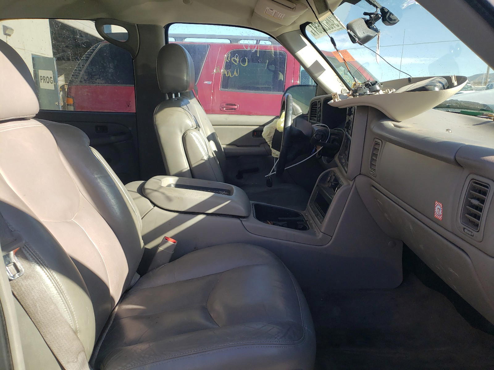 Photo 5 from auction – 2005 CHEVROLET SILVERADO with VIN 2GCEK13TX51235156