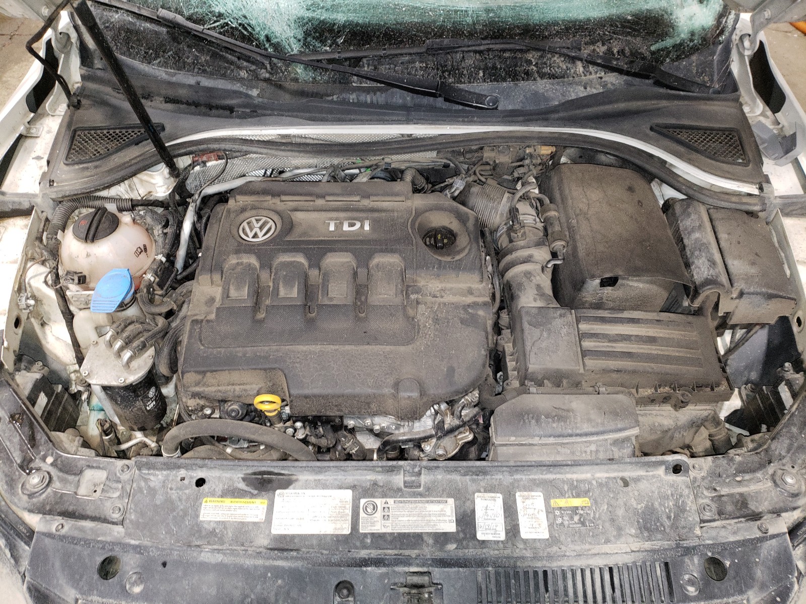 Photo 7 from auction – 2015 VOLKSWAGEN PASSAT SE with VIN 1VWBV7A33FC045305