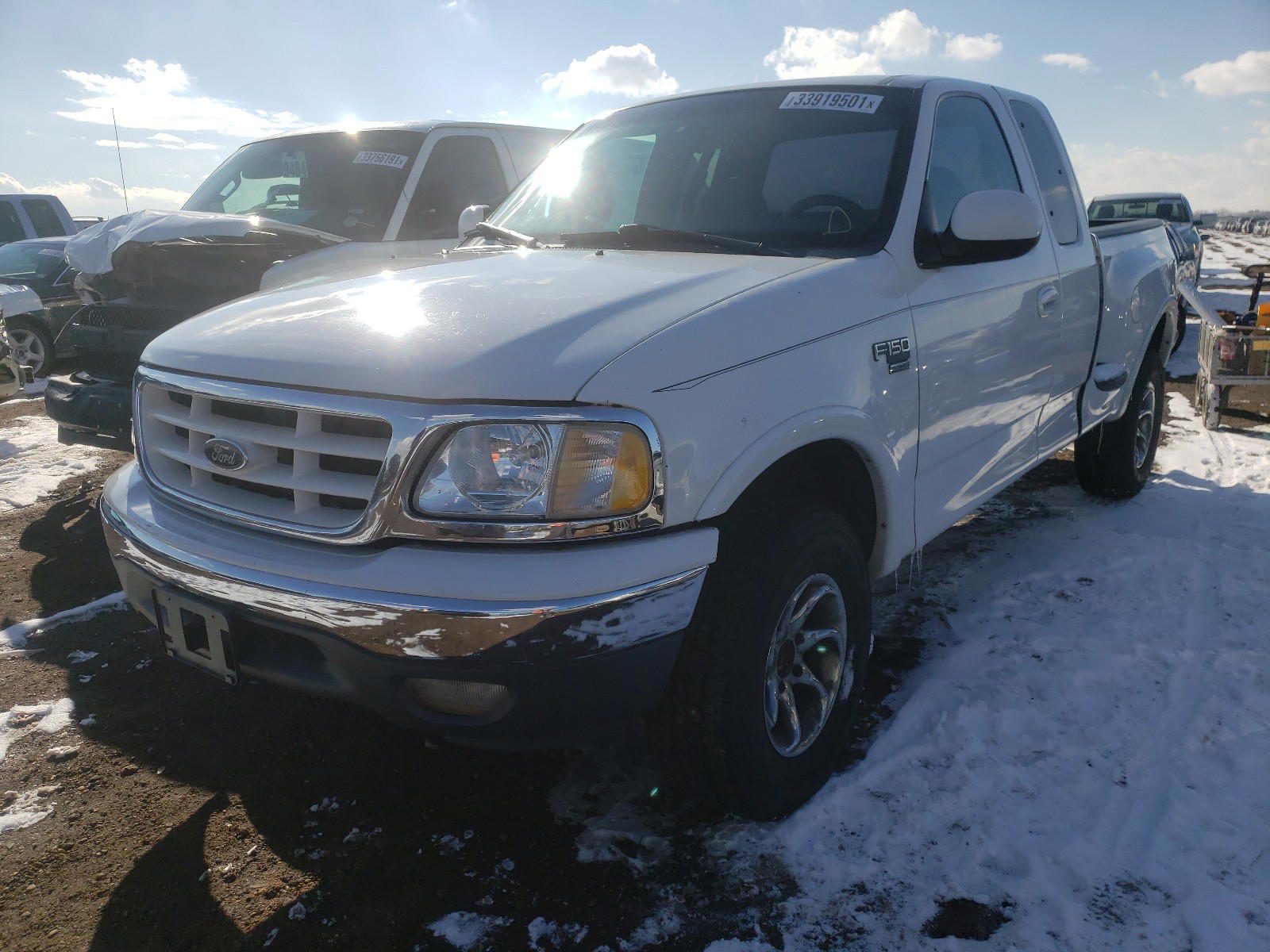 Photo 2 from auction – 1999 FORD F150 with VIN 2FTRX08L5XCA31524