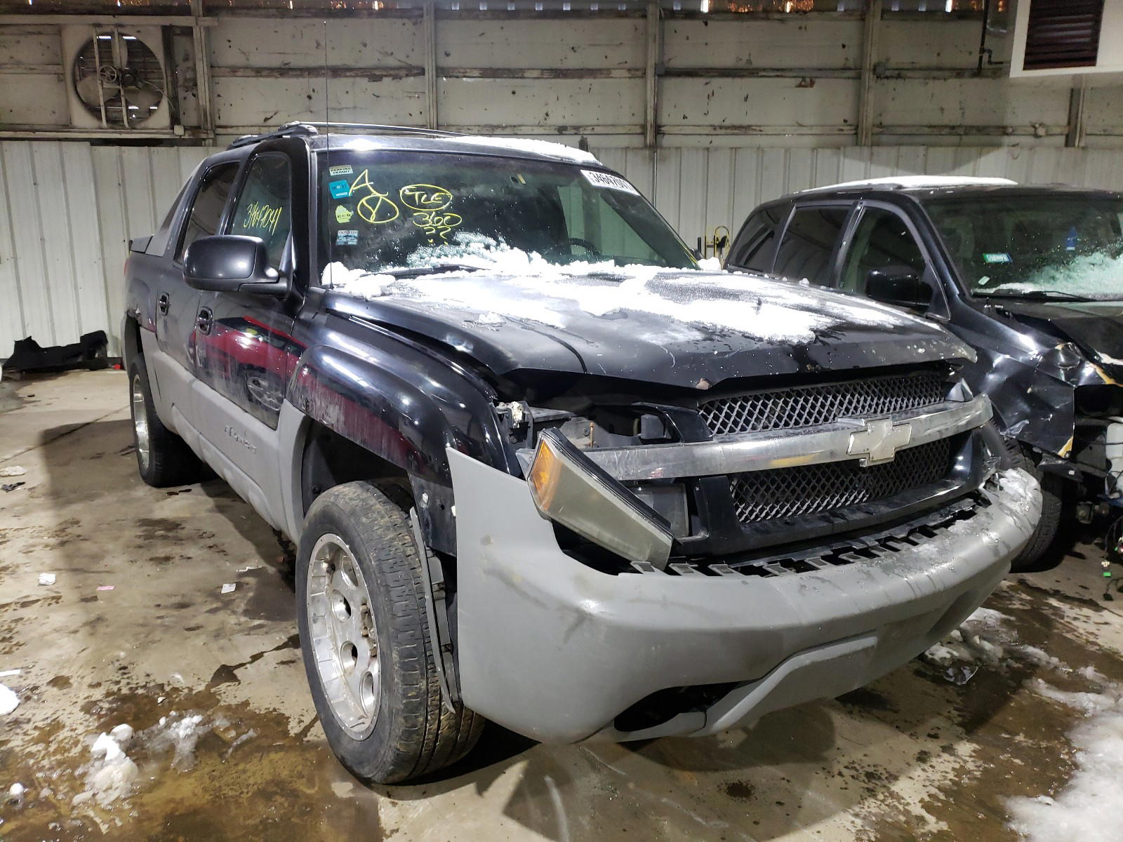 CHEVROLET AVALANCHE 2002 with VIN 3GNEK13TX2G156161 - Photo from auction