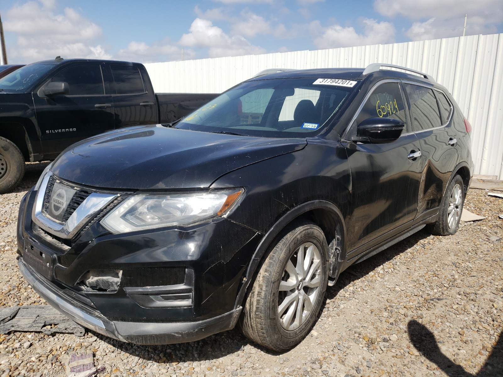 Photo 2 from auction – 2017 NISSAN ROGUE SV with VIN 5N1AT2MN4HC837269