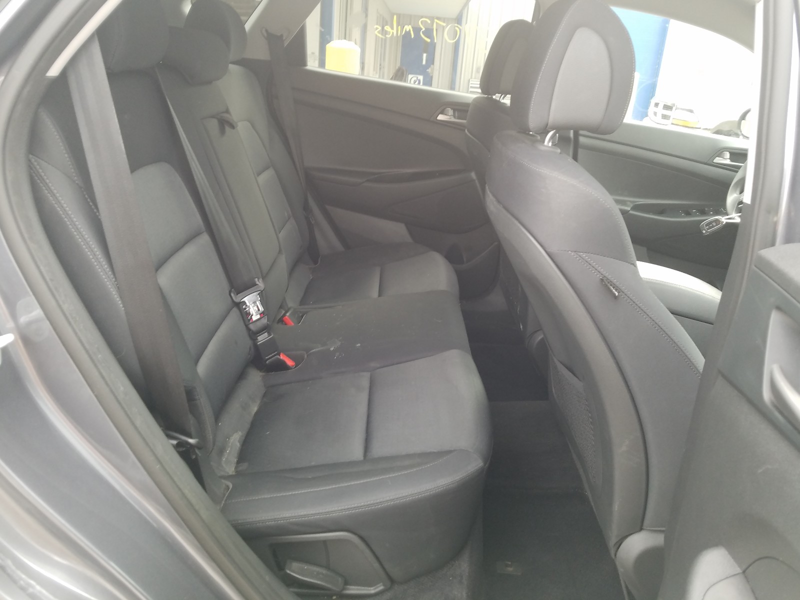 Photo 6 from auction – 2018 HYUNDAI TUCSON SE with VIN KM8J2CA41JU756668