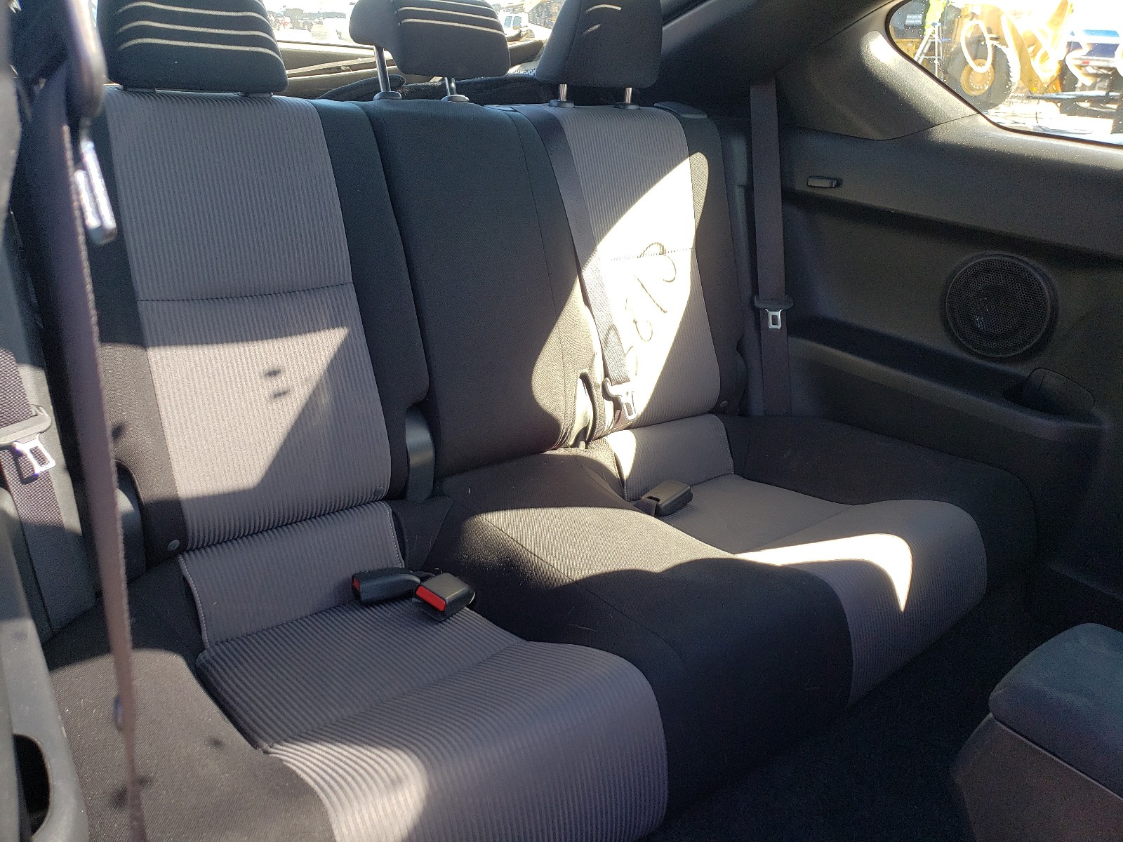 Photo 6 from auction – 2015 TOYOTA SCION TC with VIN JTKJF5C79FJ004410