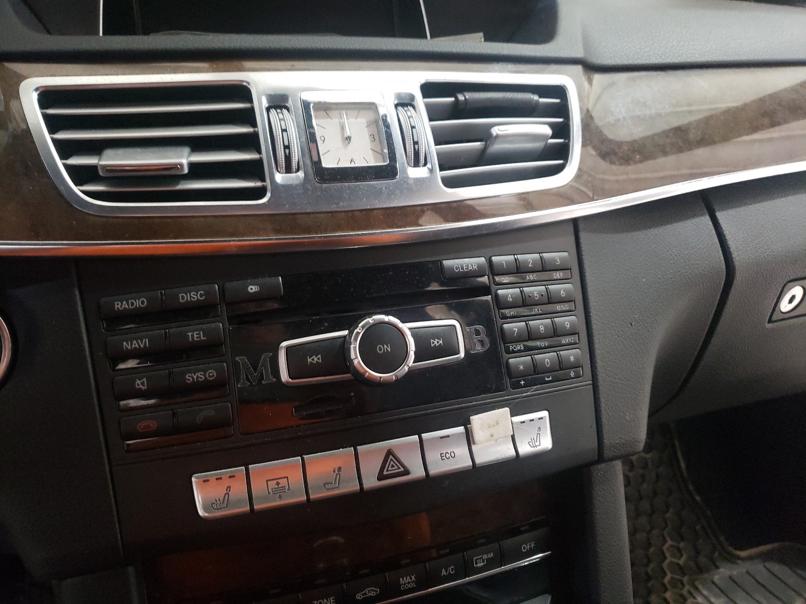 Photo 9 from auction – 2014 MERCEDES-BENZ E 350 4MAT with VIN WDDHF8JB1EA814617