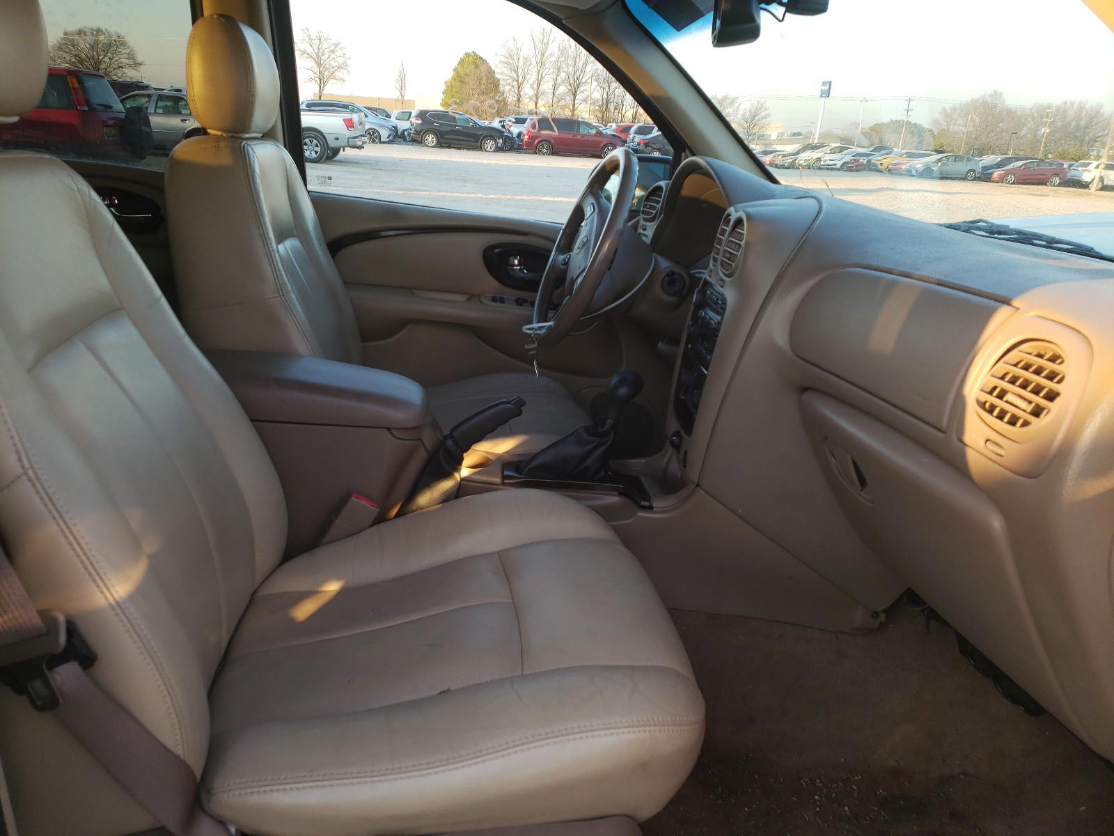 Photo 5 from auction – 2004 BUICK RAINIER CX with VIN 5GADS13S142441985