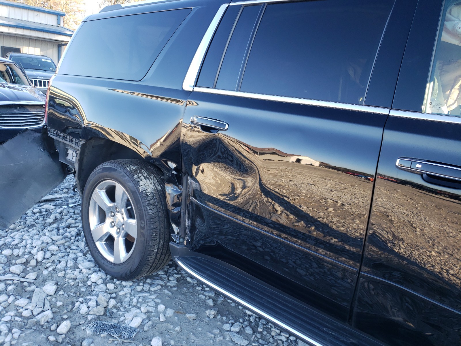 Photo 9 from auction – 2017 CHEVROLET SUBURBAN C with VIN 1GNSCJKC8HR174961
