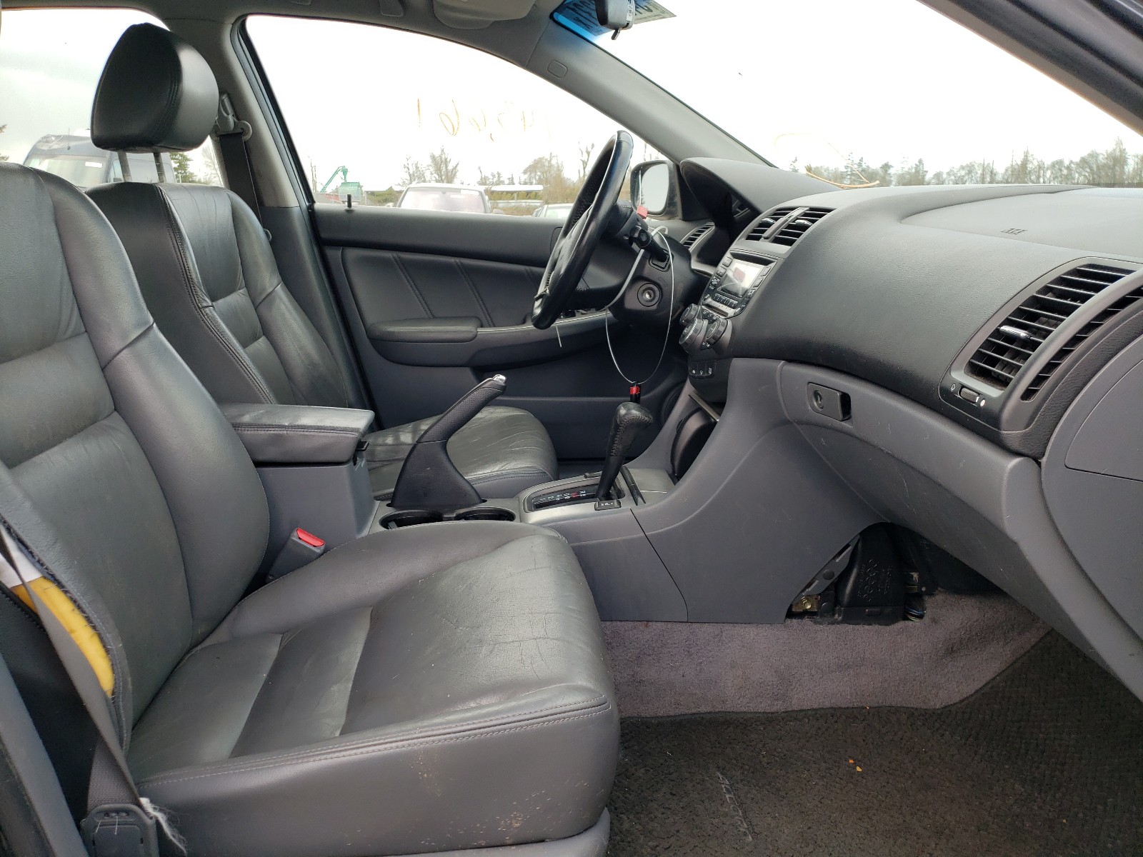 Photo 5 from auction – 2004 HONDA ACCORD EX with VIN JHMCM56804C007741