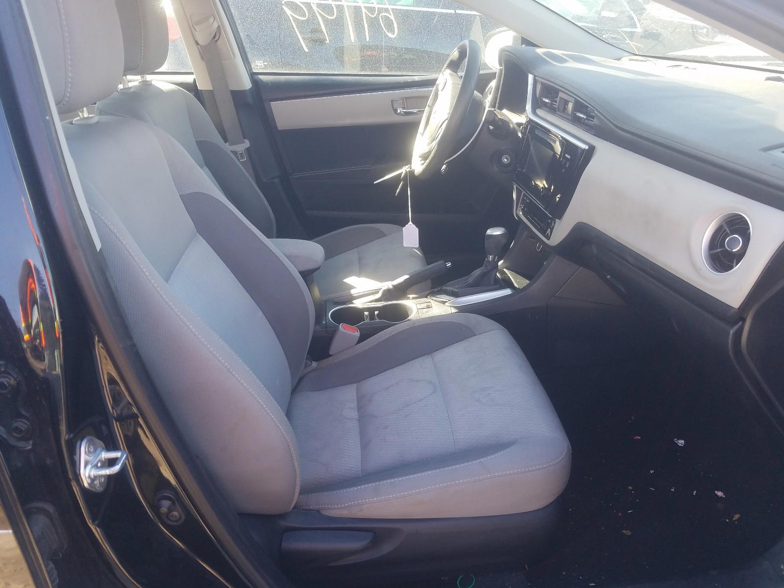 Photo 5 from auction – 2017 TOYOTA COROLLA L with VIN 2T1BURHE2HC796463