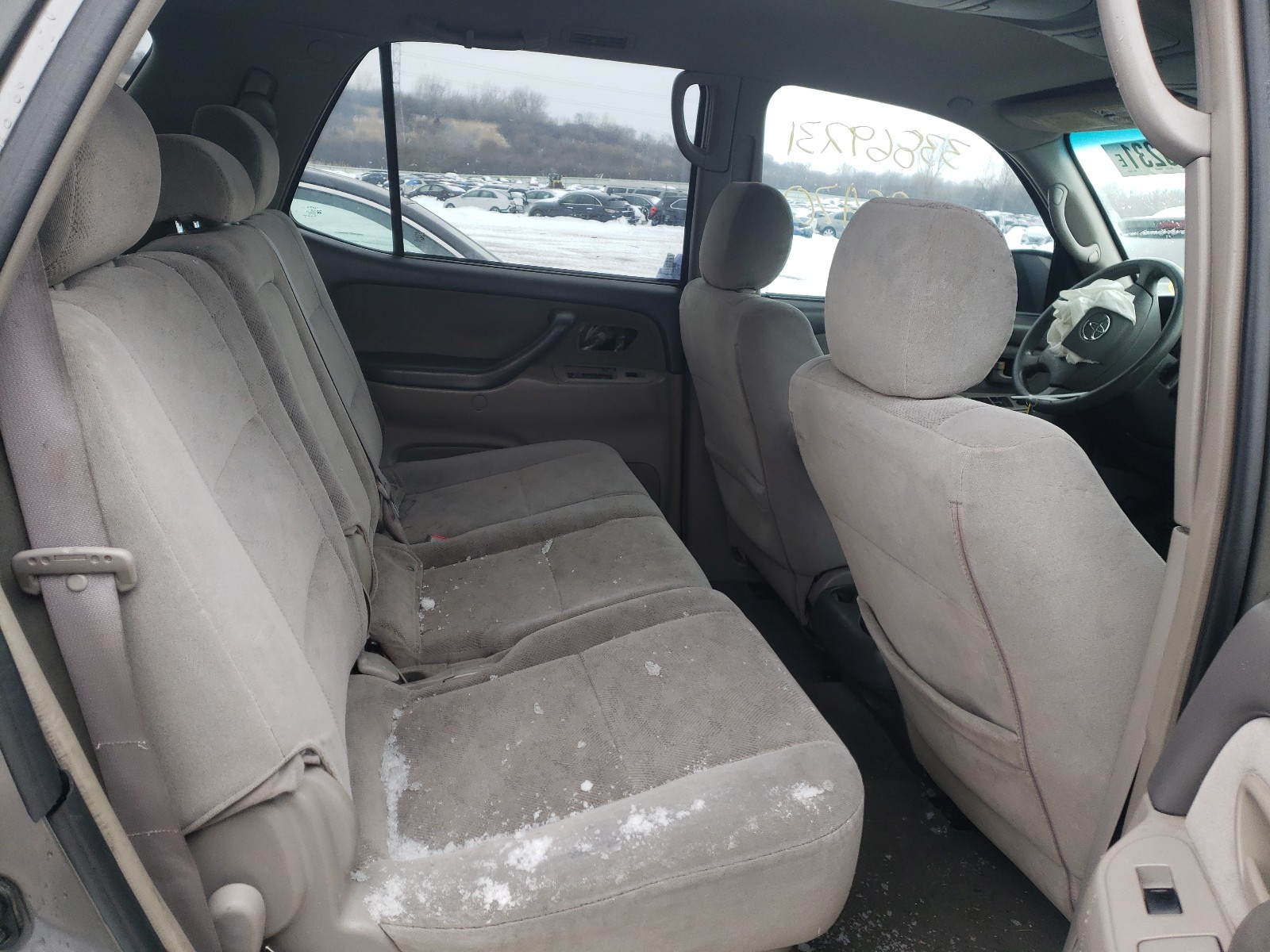 Photo 6 from auction – 2005 TOYOTA SEQUOIA SR with VIN 5TDZT34AX5S248571