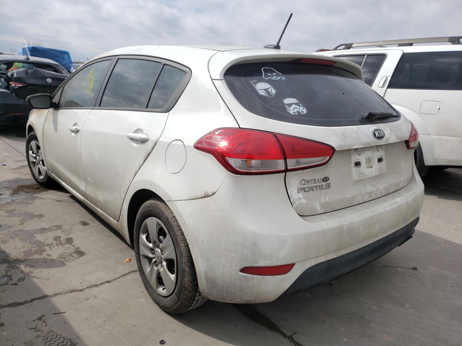 Photo 3 from auction – 2017 KIA FORTE LX with VIN KNAFK5A87H5682201