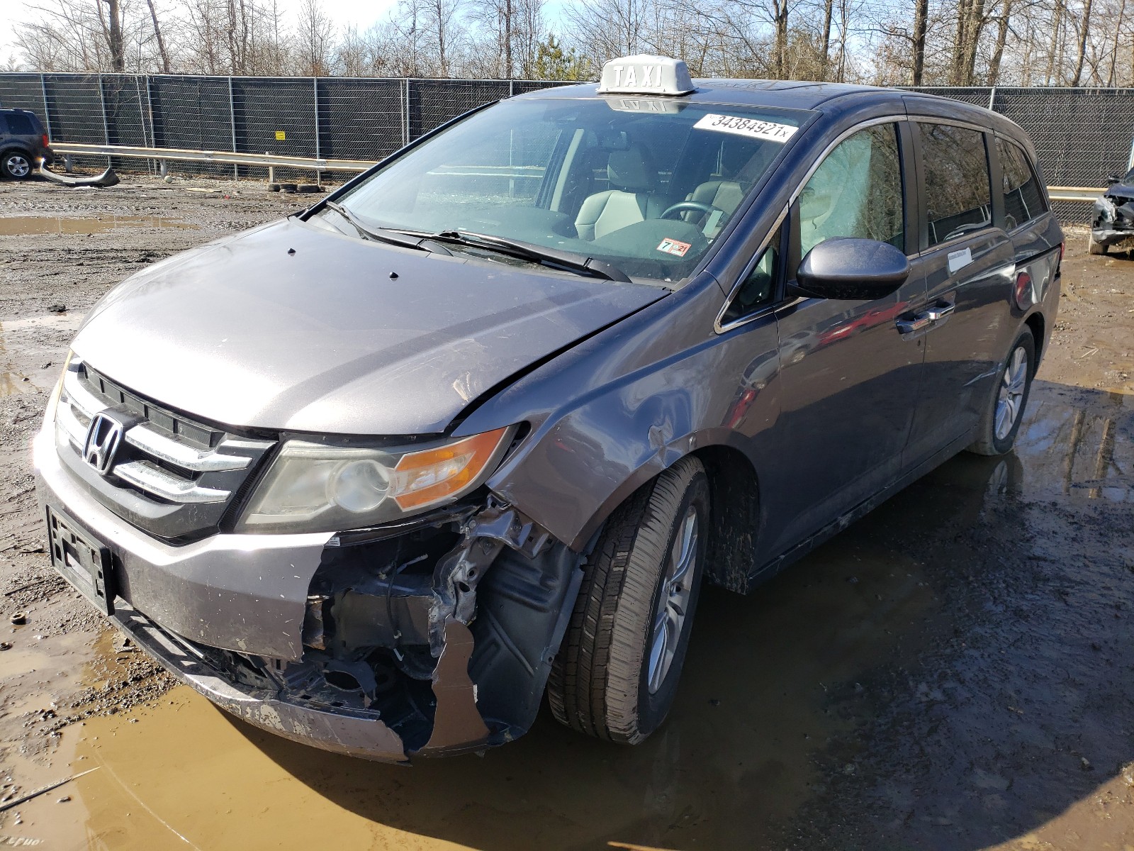 Photo 2 from auction – 2014 HONDA ODYSSEY EX with VIN 5FNRL5H60EB101861
