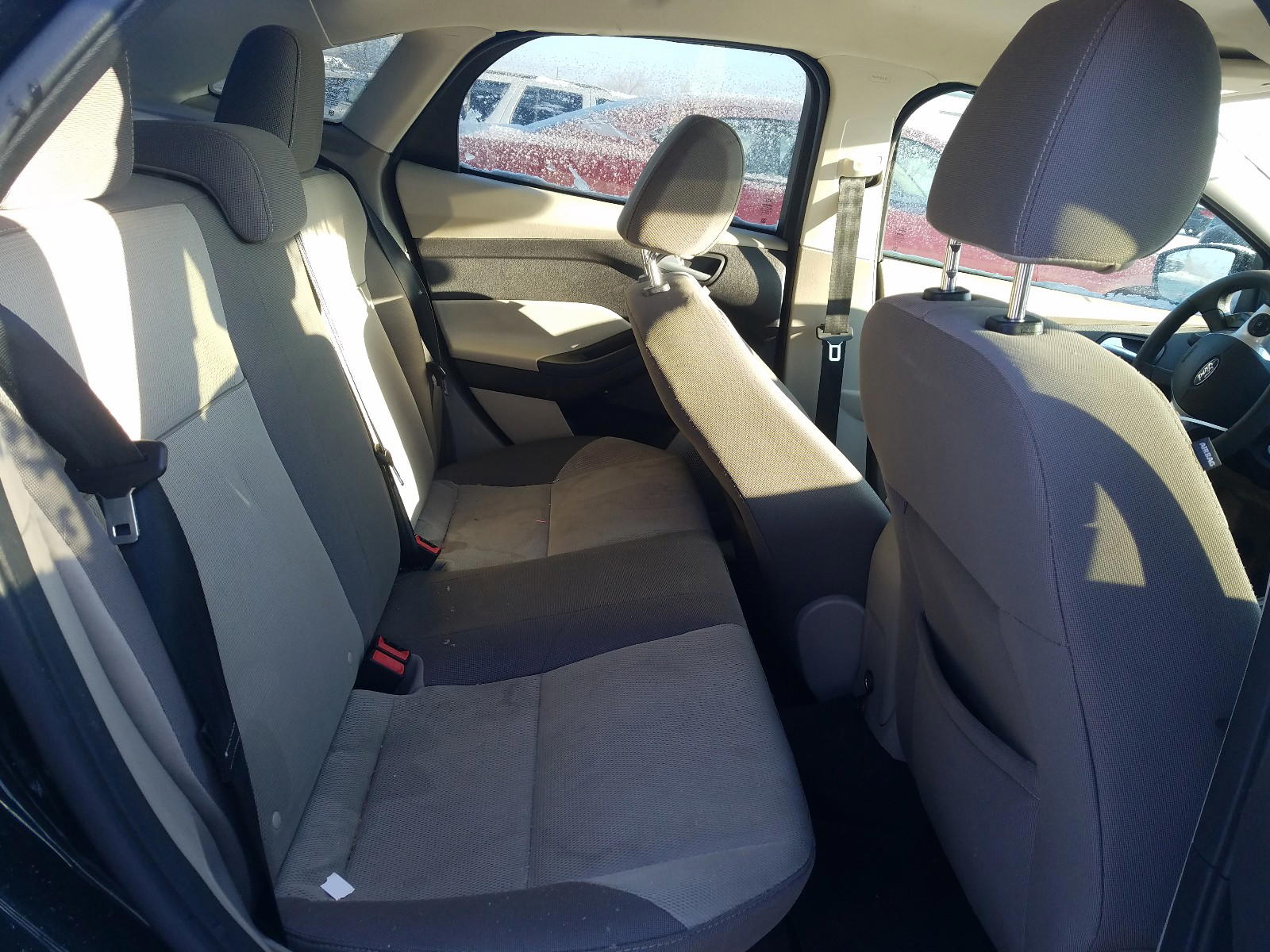 Photo 6 from auction – 2014 FORD FOCUS SE with VIN 1FADP3F24EL218140