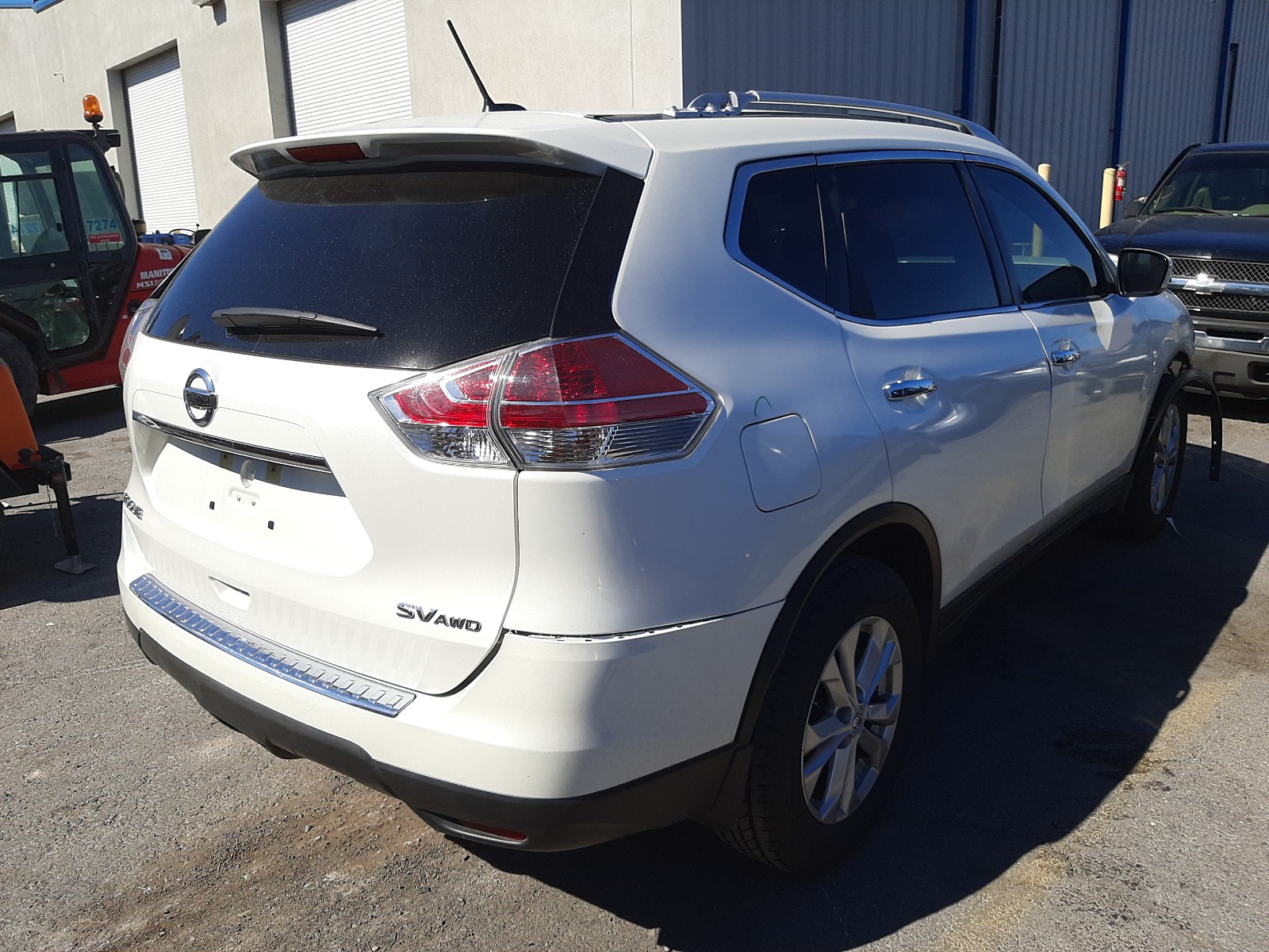 Photo 14 from auction – 2015 NISSAN ROGUE S with VIN KNMAT2MV0FP566642