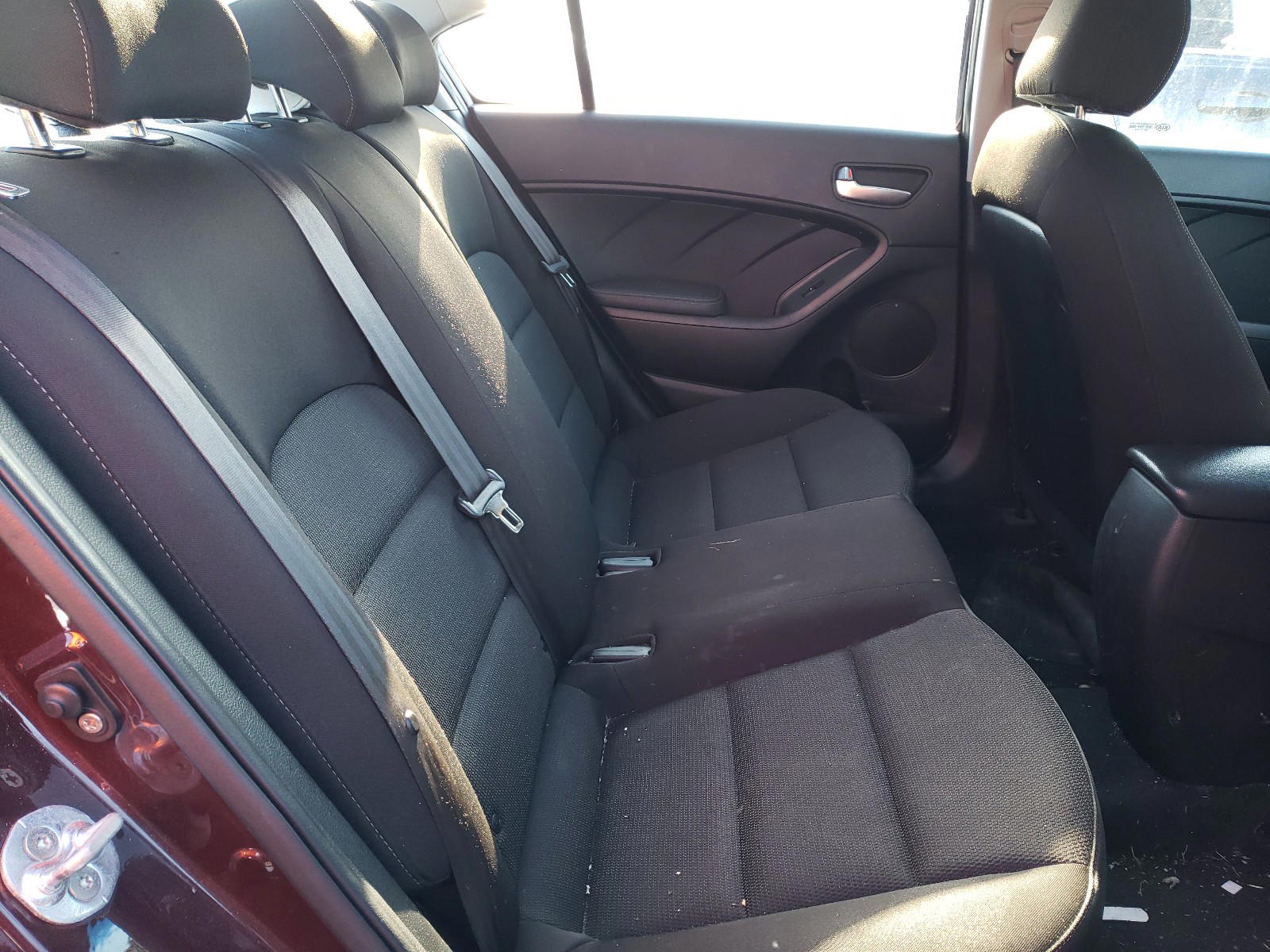 Photo 6 from auction – 2017 KIA FORTE LX with VIN 3KPFK4A71HE089684