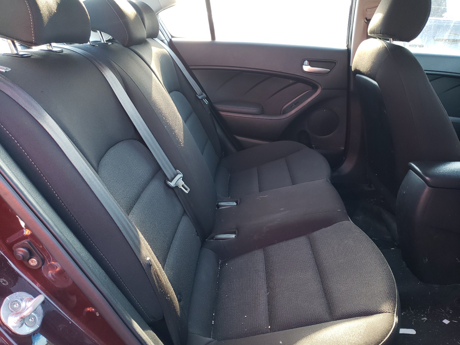 Zdjęcie 6 z aukcji – 2017 KIA FORTE LX z VIN 3KPFK4A71HE089684