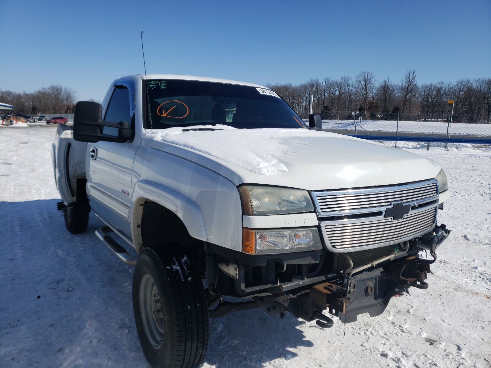 CHEVROLET SILVERADO 2006 with VIN 1GCHK24266E113306 - Photo from auction