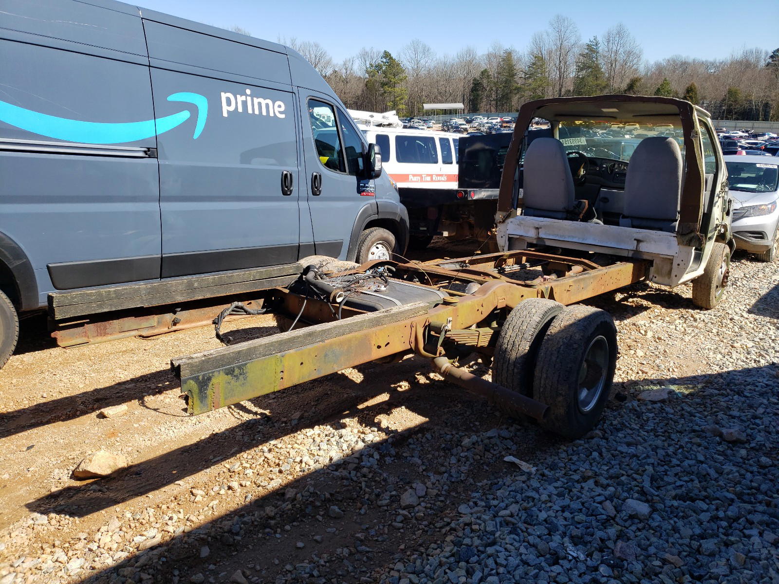Photo 4 from auction – 1998 FORD ECONOLINE with VIN 1FDWE30L7WHB67022