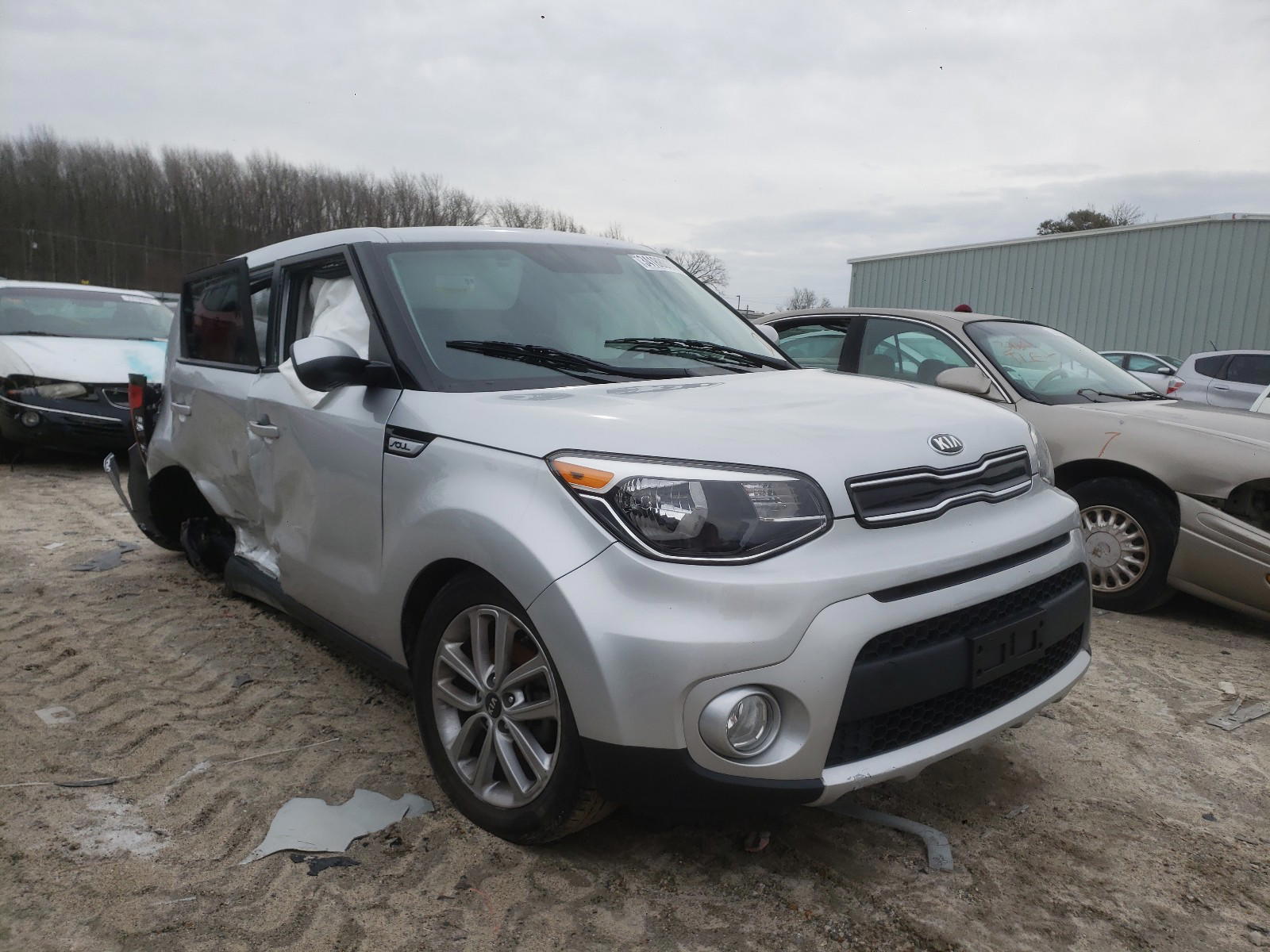 KIA SOUL + 2018 with VIN KNDJP3A5XJ7586629 - Photo from auction