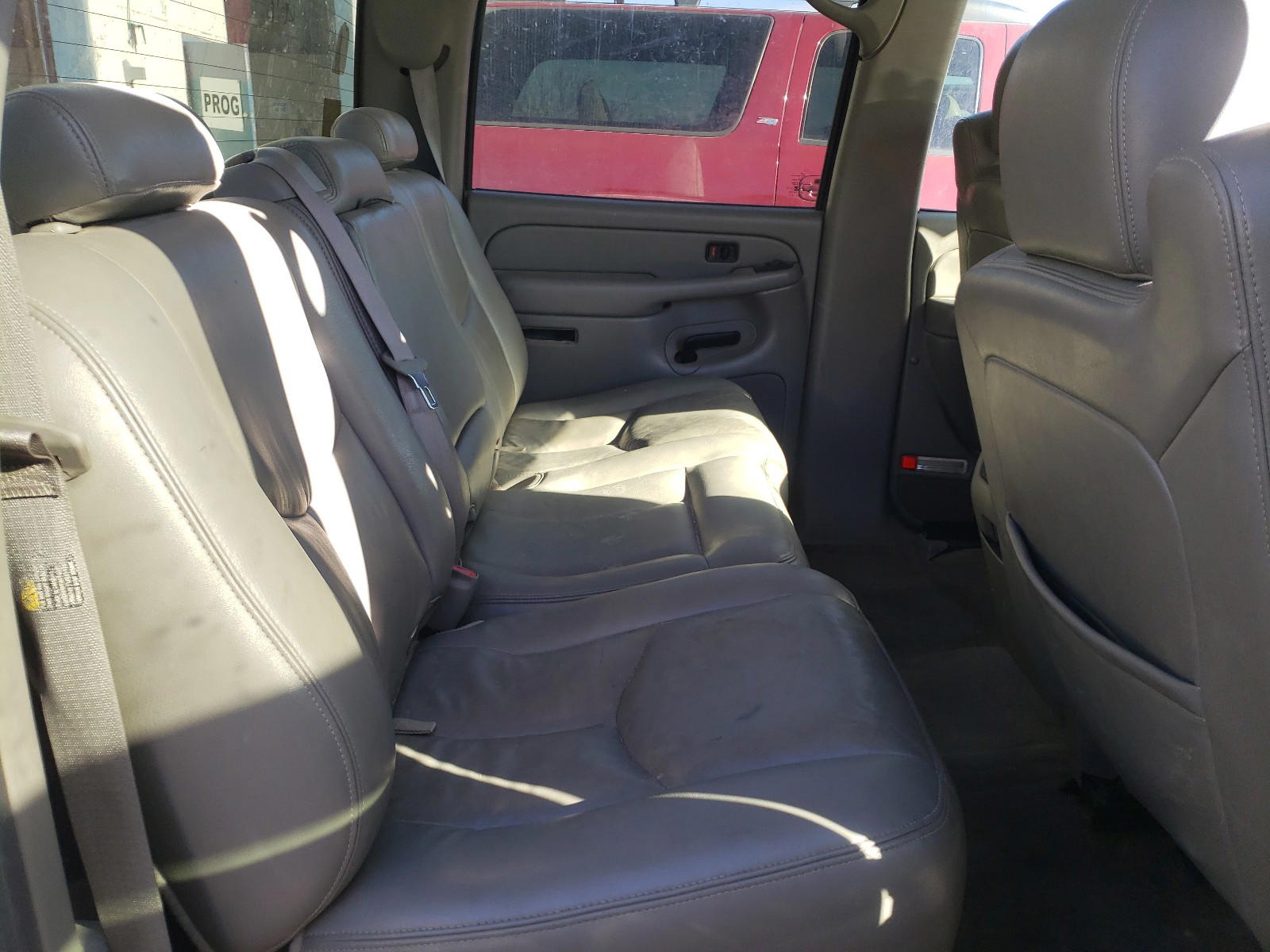 Photo 6 from auction – 2005 CHEVROLET SILVERADO with VIN 2GCEK13TX51235156