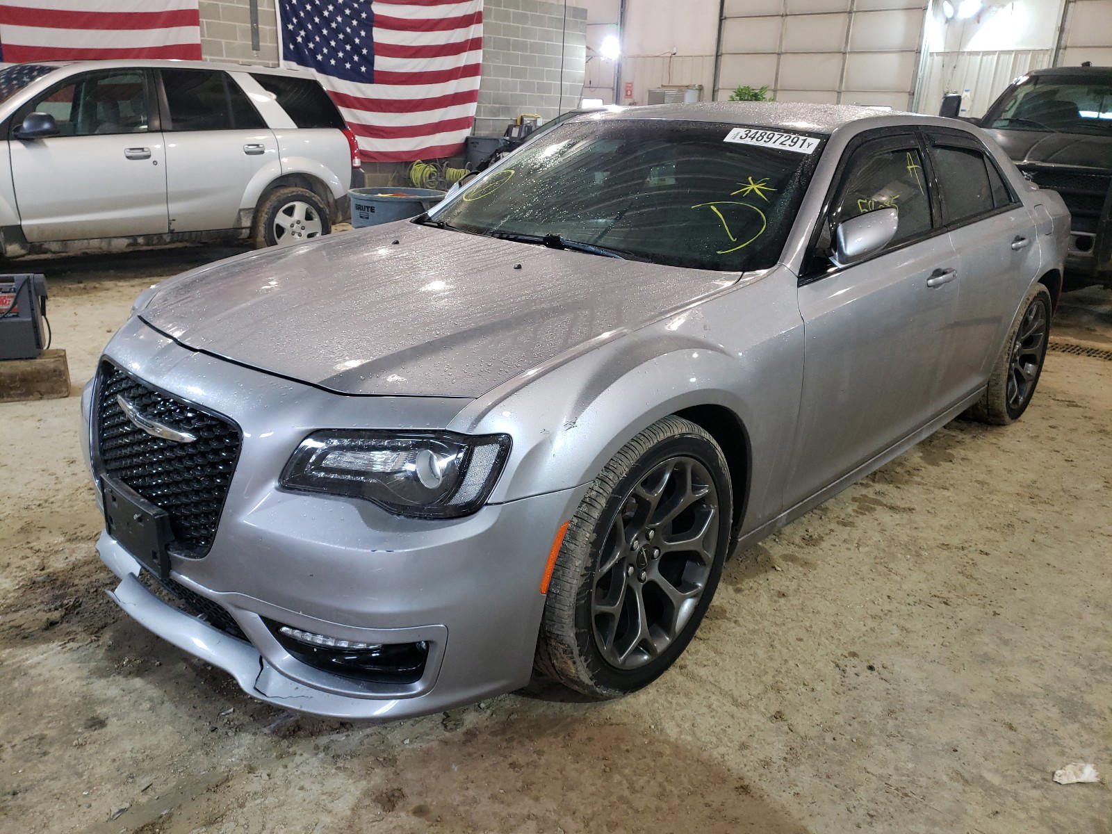 Photo 2 from auction – 2017 CHRYSLER 300 S with VIN 2C3CCABG2HH664901