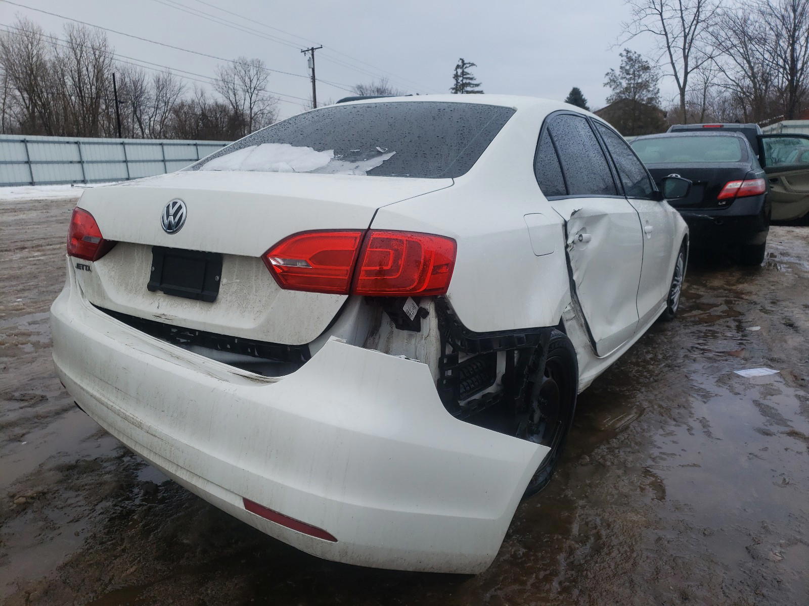 Photo 4 from auction – 2011 VOLKSWAGEN JETTA BASE with VIN 3VW2K7AJ6BM074989