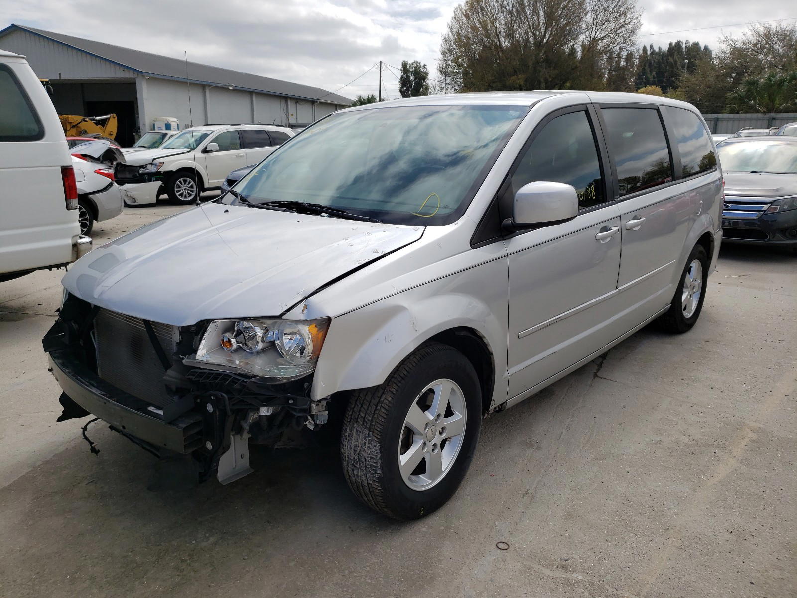 Photo 2 from auction – 2011 DODGE GRAND CARA with VIN 2D4RN3DG3BR636618