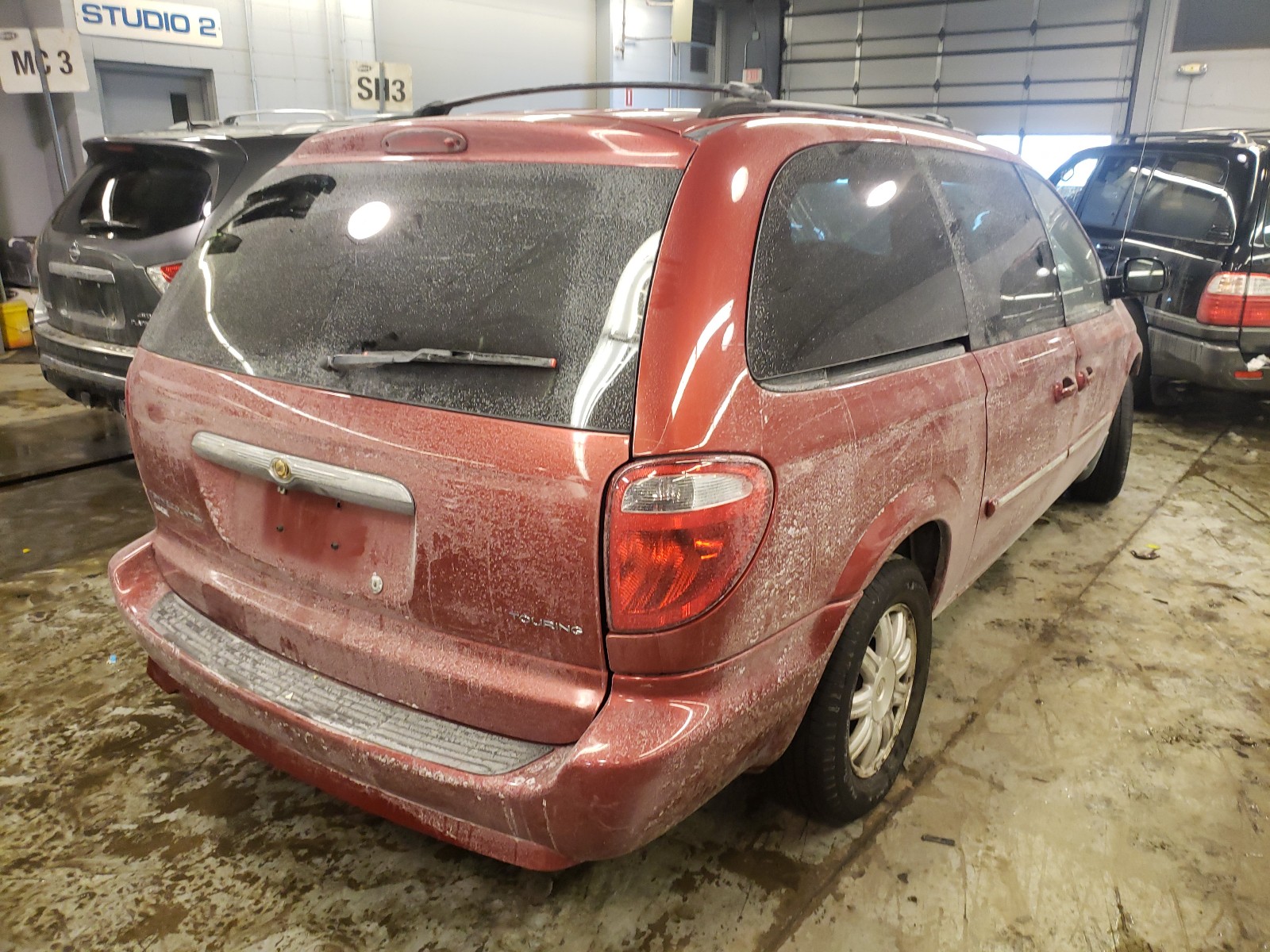Photo 4 from auction – 2007 CHRYSLER TOWN & COU with VIN 2A4GP54LX7R136982