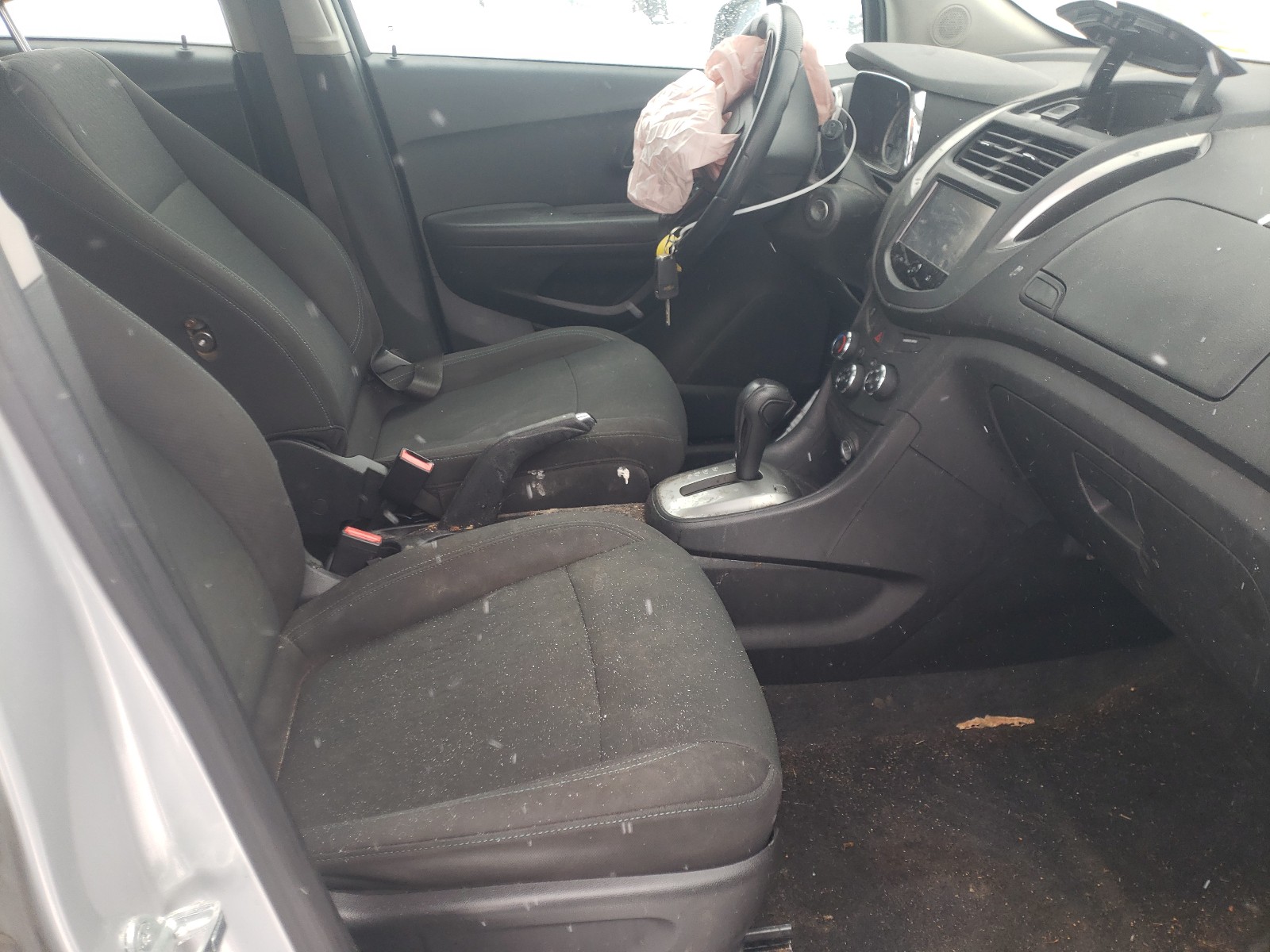 Photo 5 from auction – 2015 CHEVROLET TRAX LS with VIN KL7CJKSB9FB060325