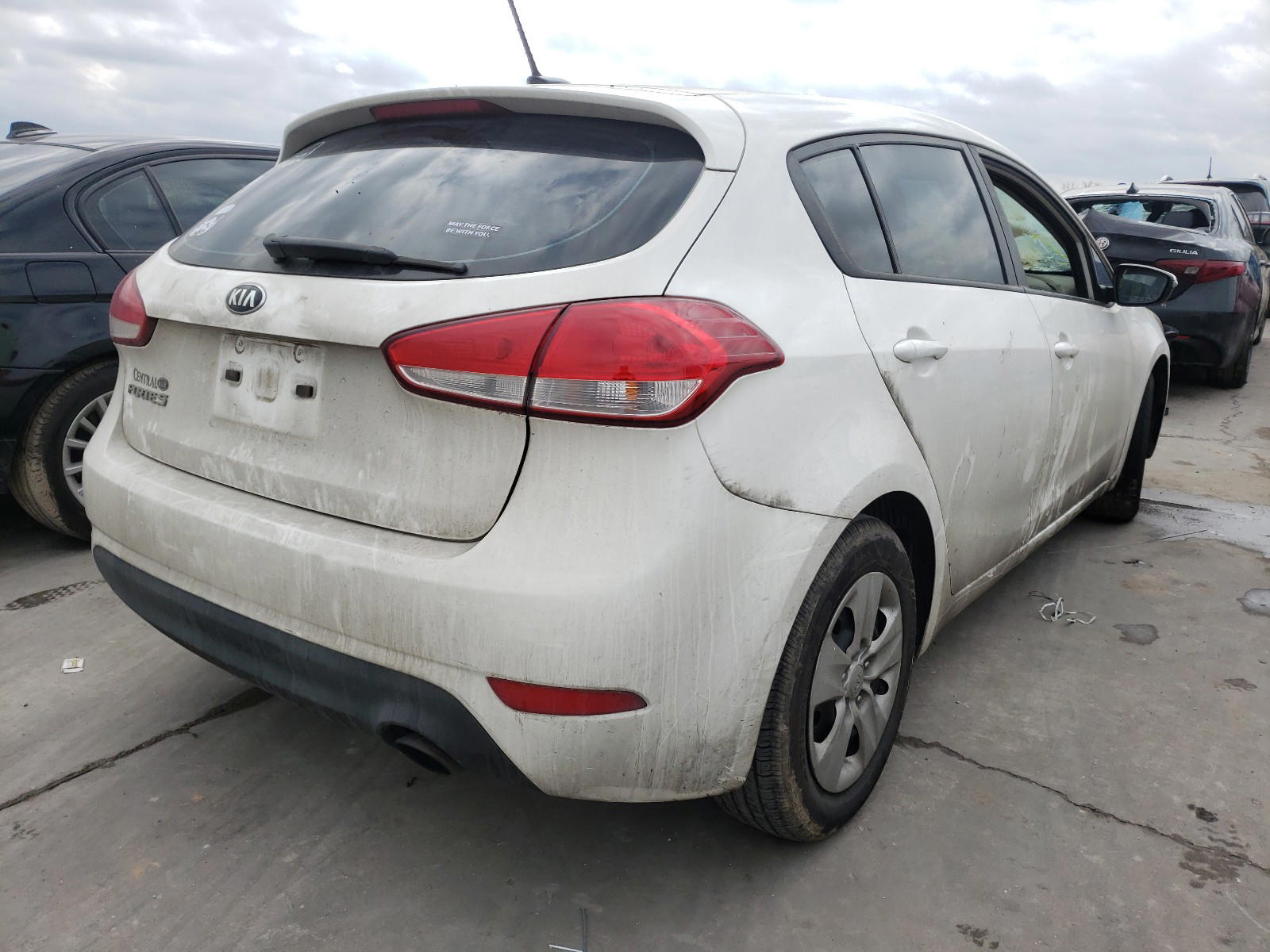 Photo 4 from auction – 2017 KIA FORTE LX with VIN KNAFK5A87H5682201