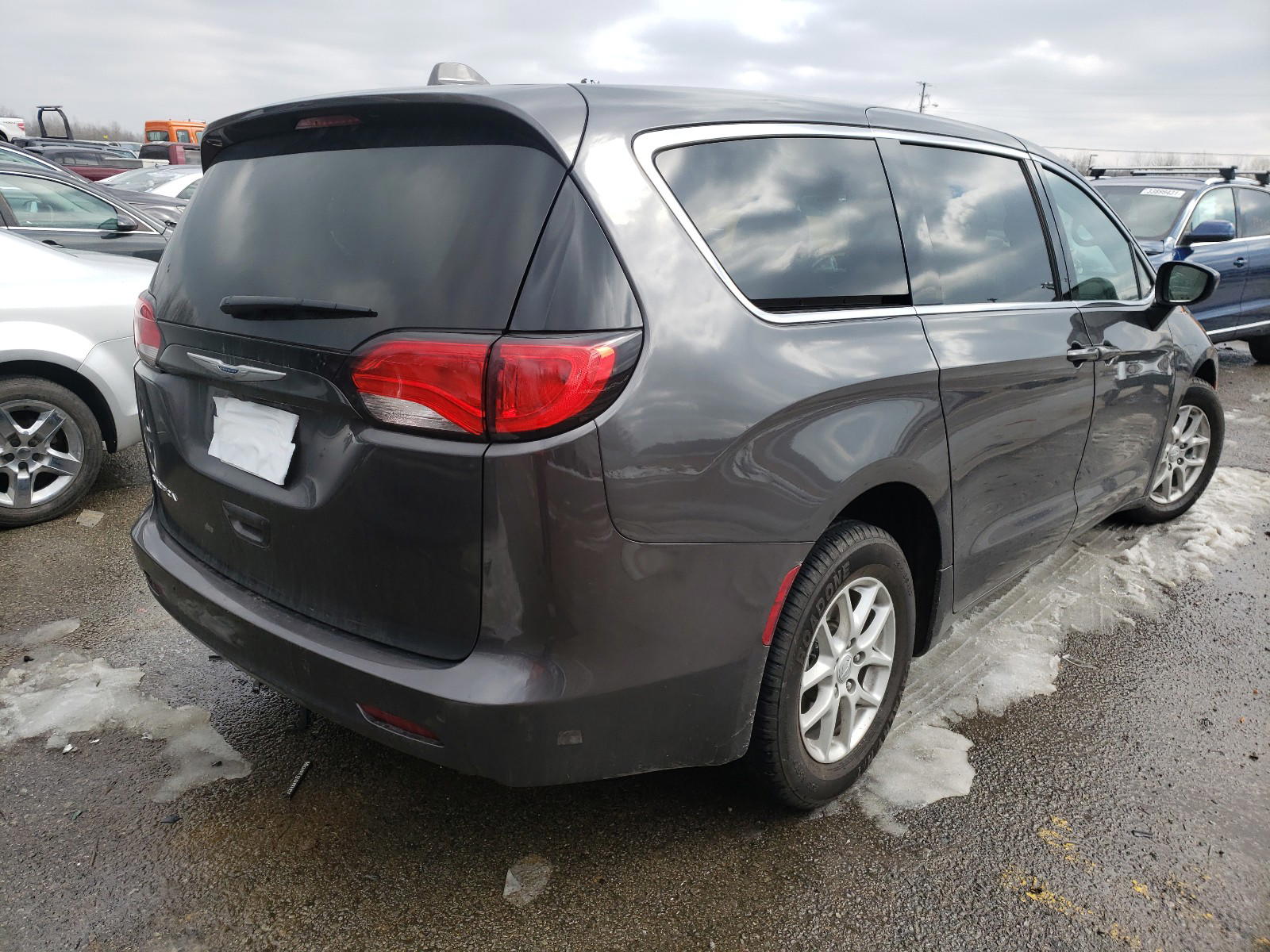 Photo 4 from auction – 2017 CHRYSLER PACIFICA L with VIN 2C4RC1CG1HR708384