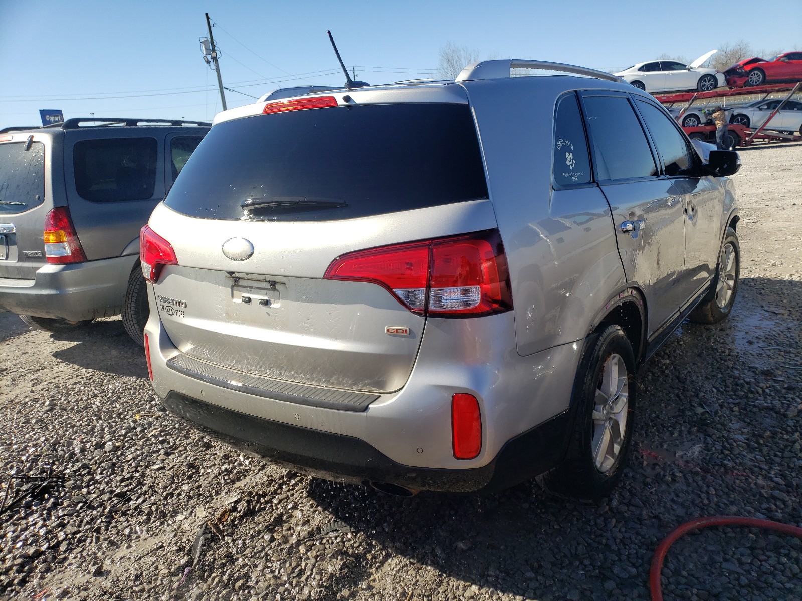 Photo 4 from auction – 2014 KIA SORENTO LX with VIN 5XYKT4A61EG536841