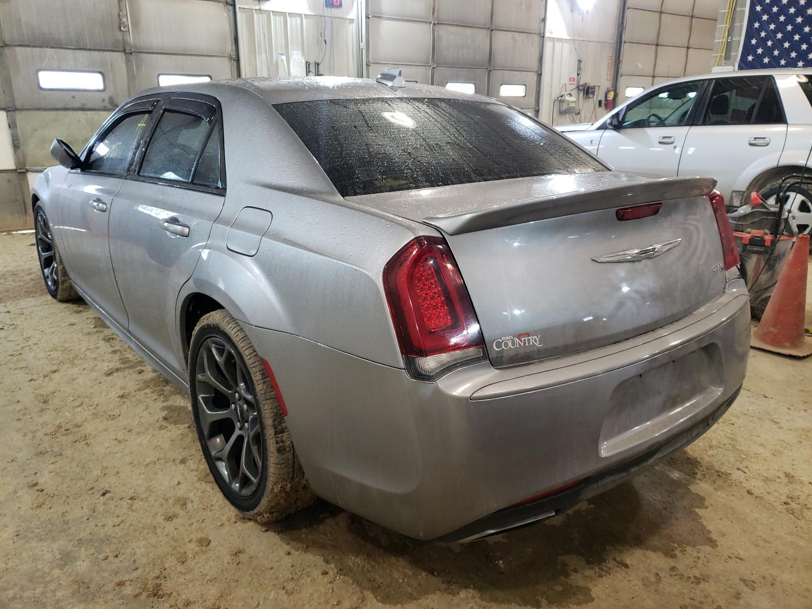 Photo 3 from auction – 2017 CHRYSLER 300 S with VIN 2C3CCABG2HH664901