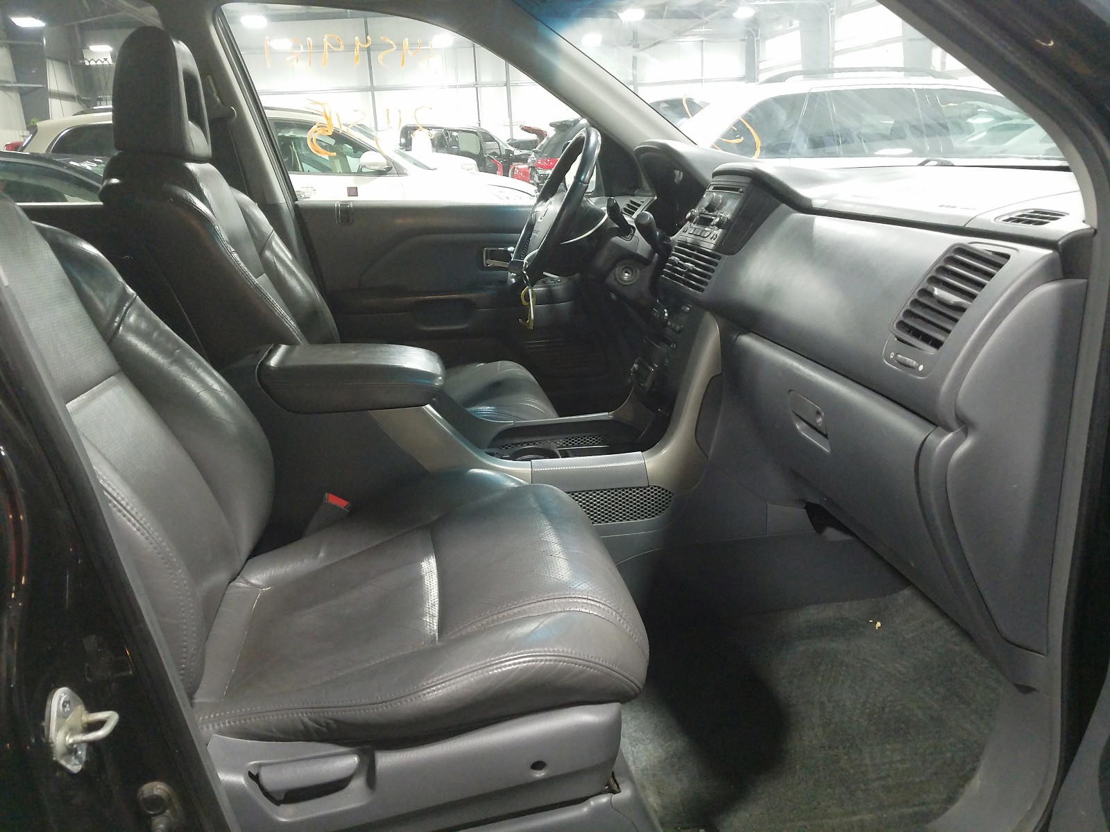 Photo 5 from auction – 2003 HONDA PILOT EXL with VIN 2HKYF18663H533185