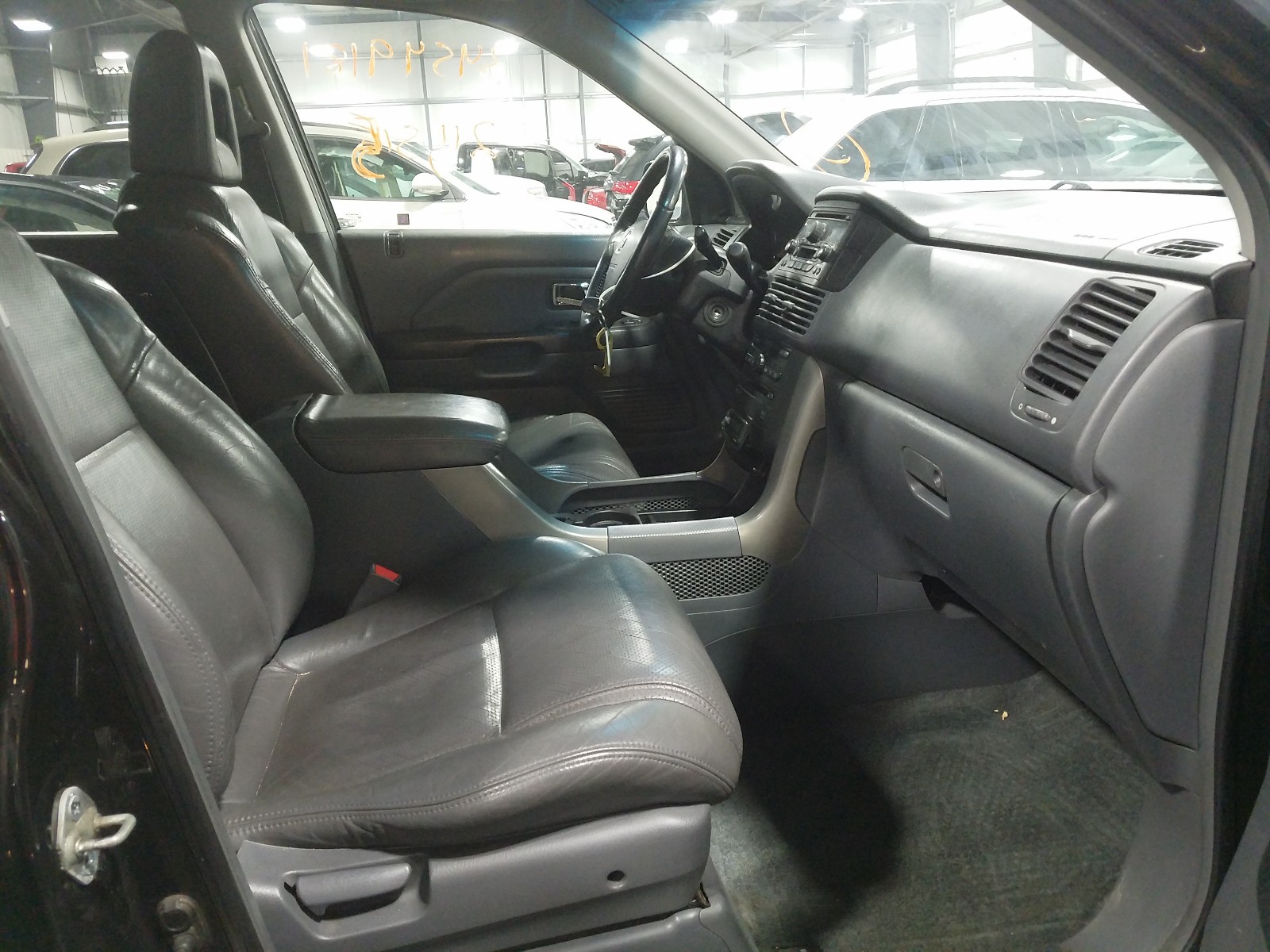 Zdjęcie 5 z aukcji – 2003 HONDA PILOT EXL z VIN 2HKYF18663H533185