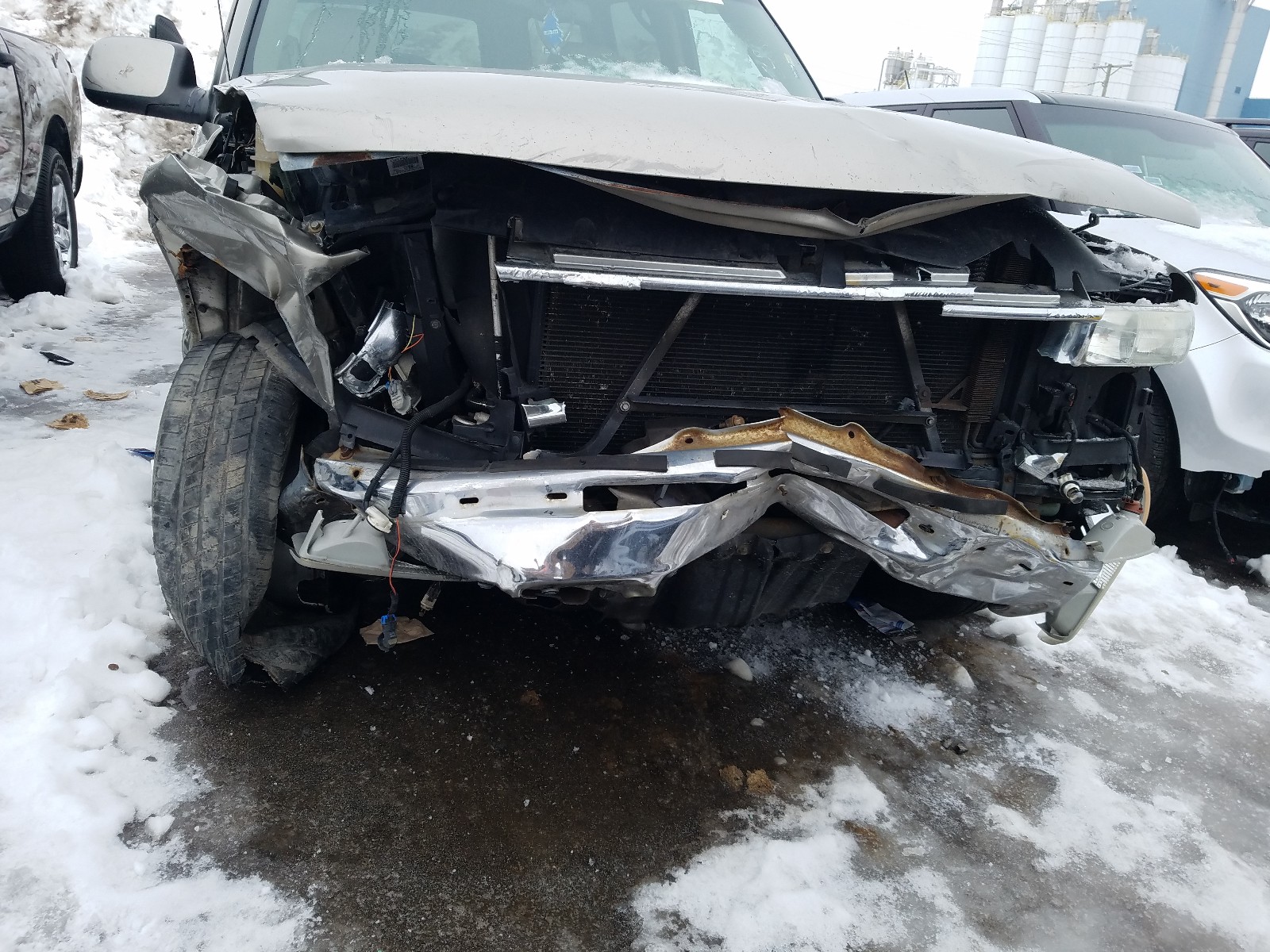 Photo 9 from auction – 2002 CHEVROLET SUBURAN with VIN 3GNEC16Z52G287687