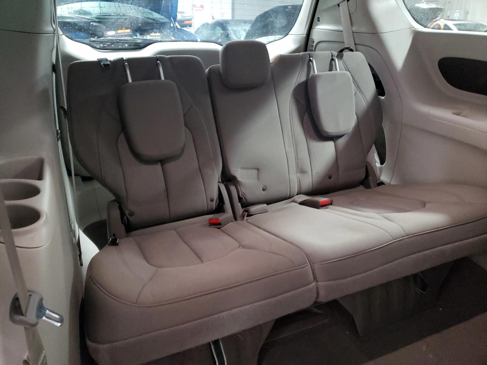Photo 9 from auction – 2017 CHRYSLER PACIFICA T with VIN 2C4RC1DG2HR725757