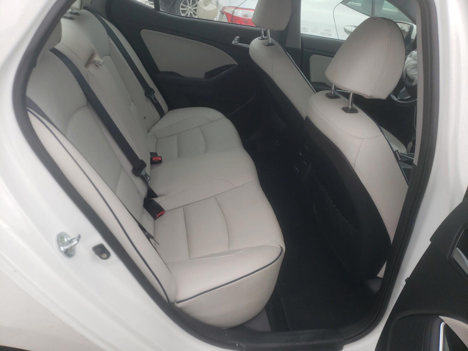 Photo 6 from auction – 2015 KIA OPTIMA with VIN KNAGN4ADXF5084877