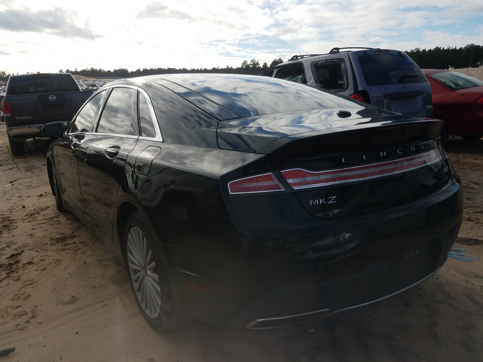 Photo 3 from auction – 2017 LINCOLN MKZ RESERV with VIN 3LN6L5E92HR632303