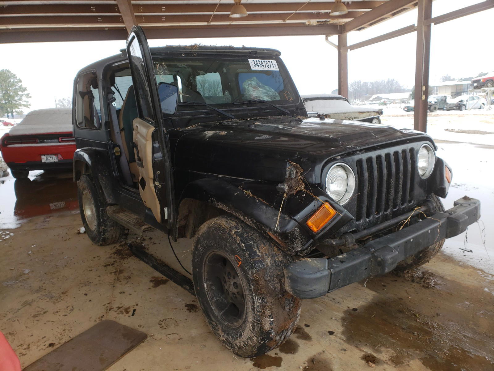 JEEP WRANGLER / 2000 with VIN 1J4FA59S6YP705245 - Photo from auction