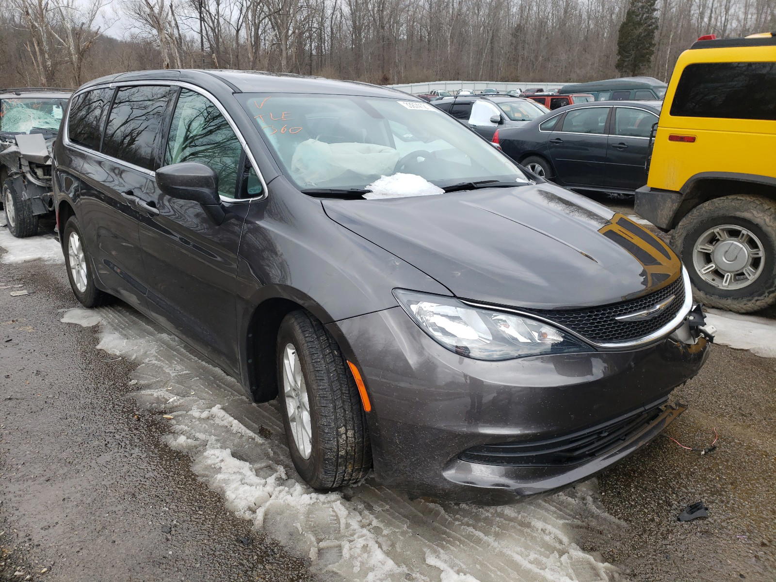 CHRYSLER PACIFICA L 2017 with VIN 2C4RC1CG1HR708384 - Photo from auction