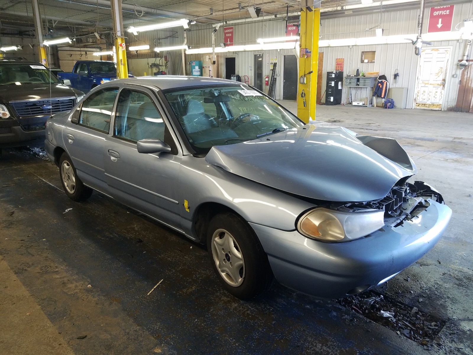 Photo 1 from auction – 1998 FORD CONTOUR LX with VIN 1FAFP6631WK301809